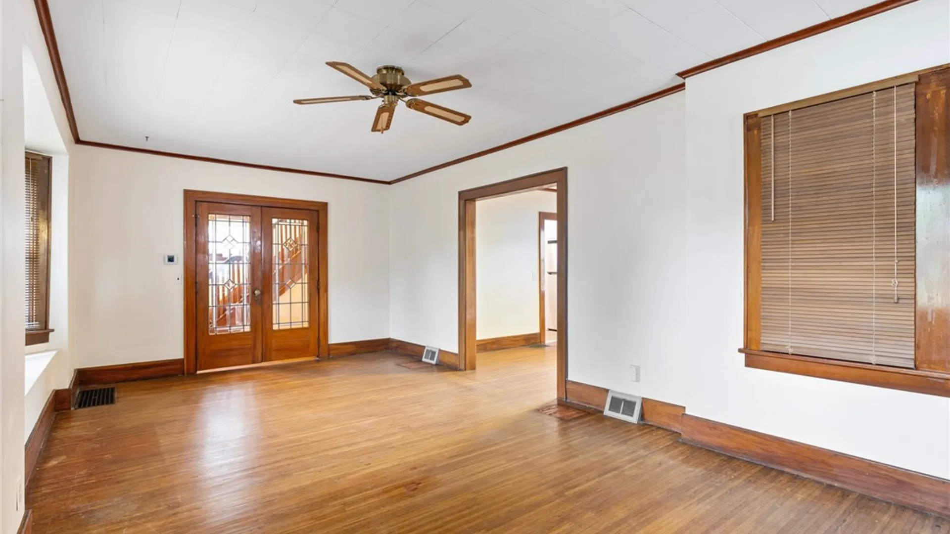Property at 390 Tarrington Road, Irondequoit, NY 14609 15