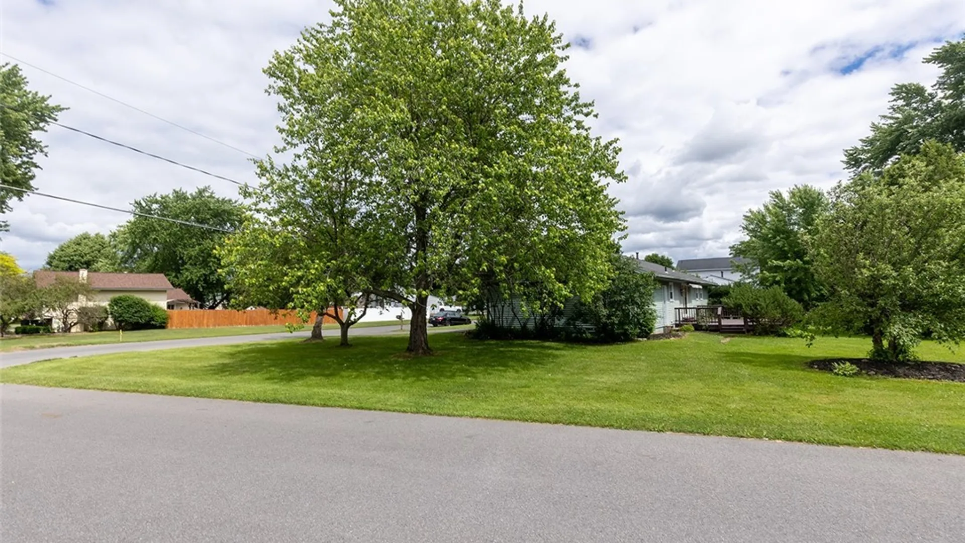 Property at 5350 Vineyard Drive, Clay, NY 13041 27