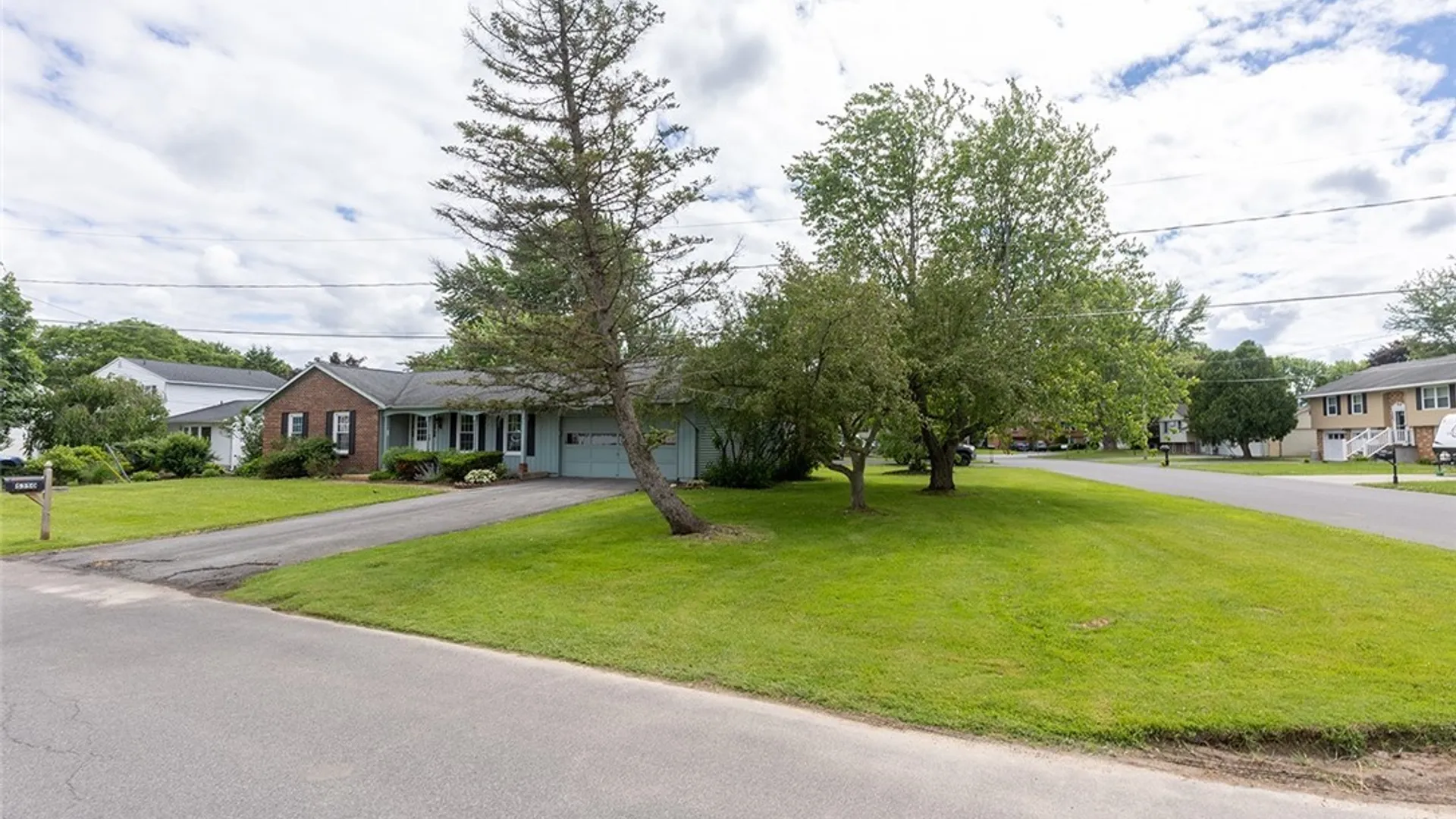 Property at 5350 Vineyard Drive, Clay, NY 13041 3