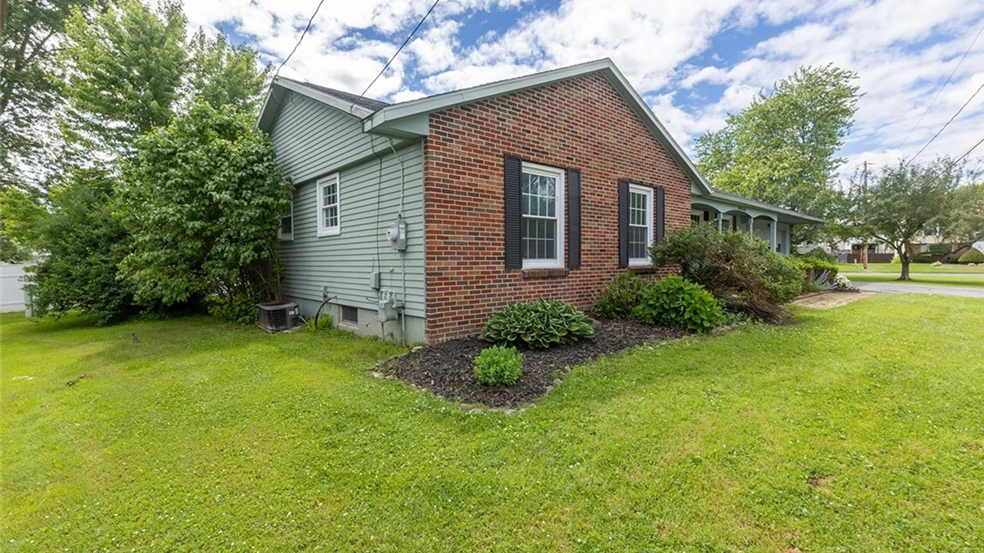 Property at 5350 Vineyard Drive, Clay, NY 13041 33