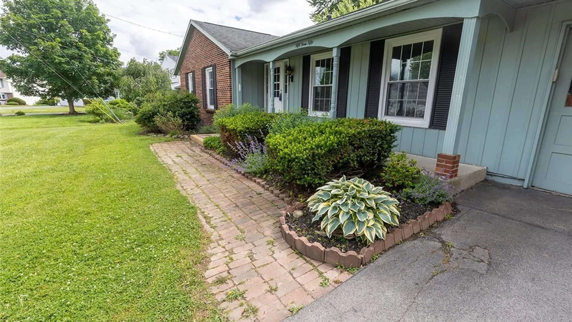Property at 5350 Vineyard Drive, Clay, NY 13041 5