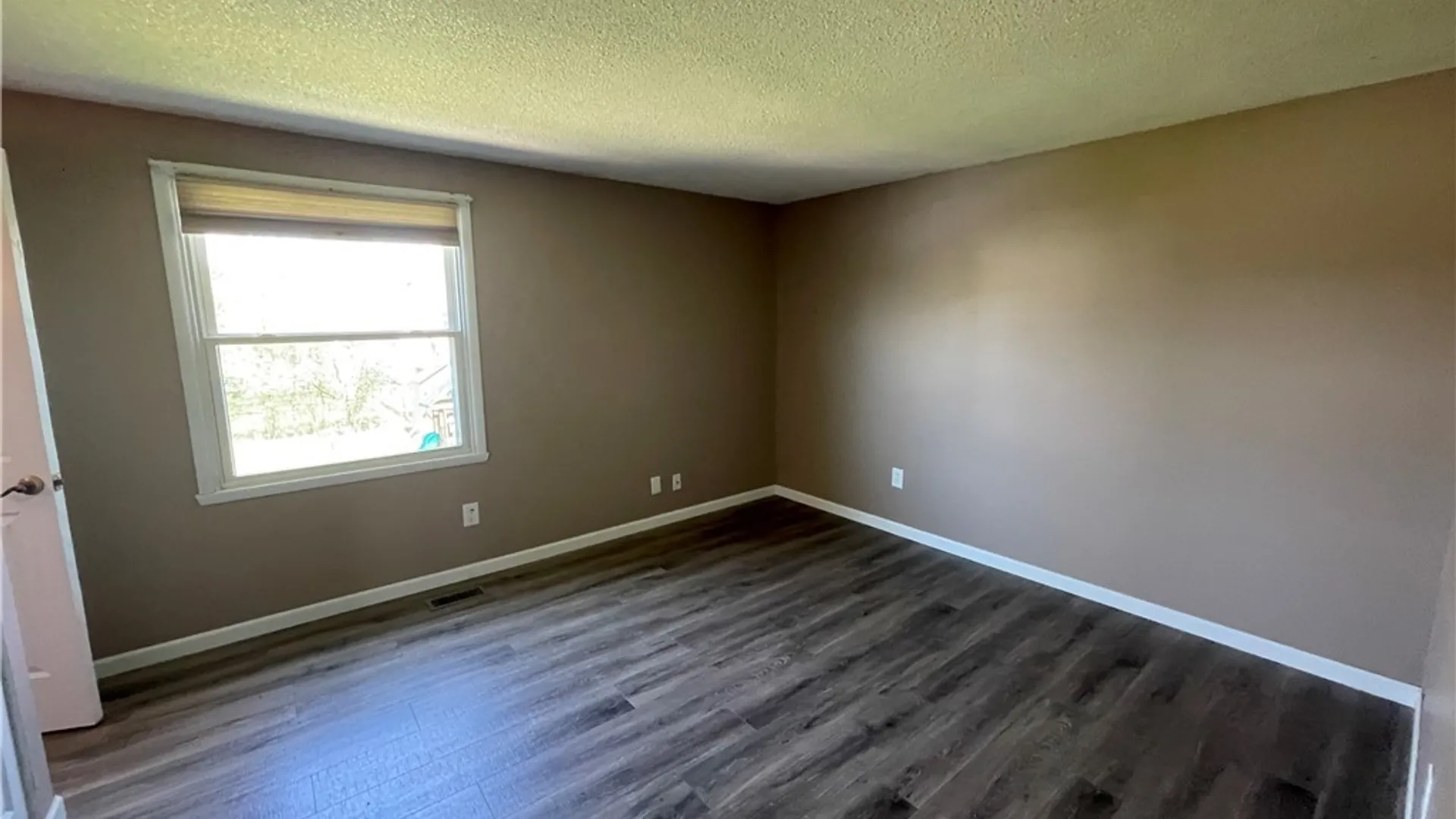 Property at 16 W Klein Road, Amherst, NY 14221 8