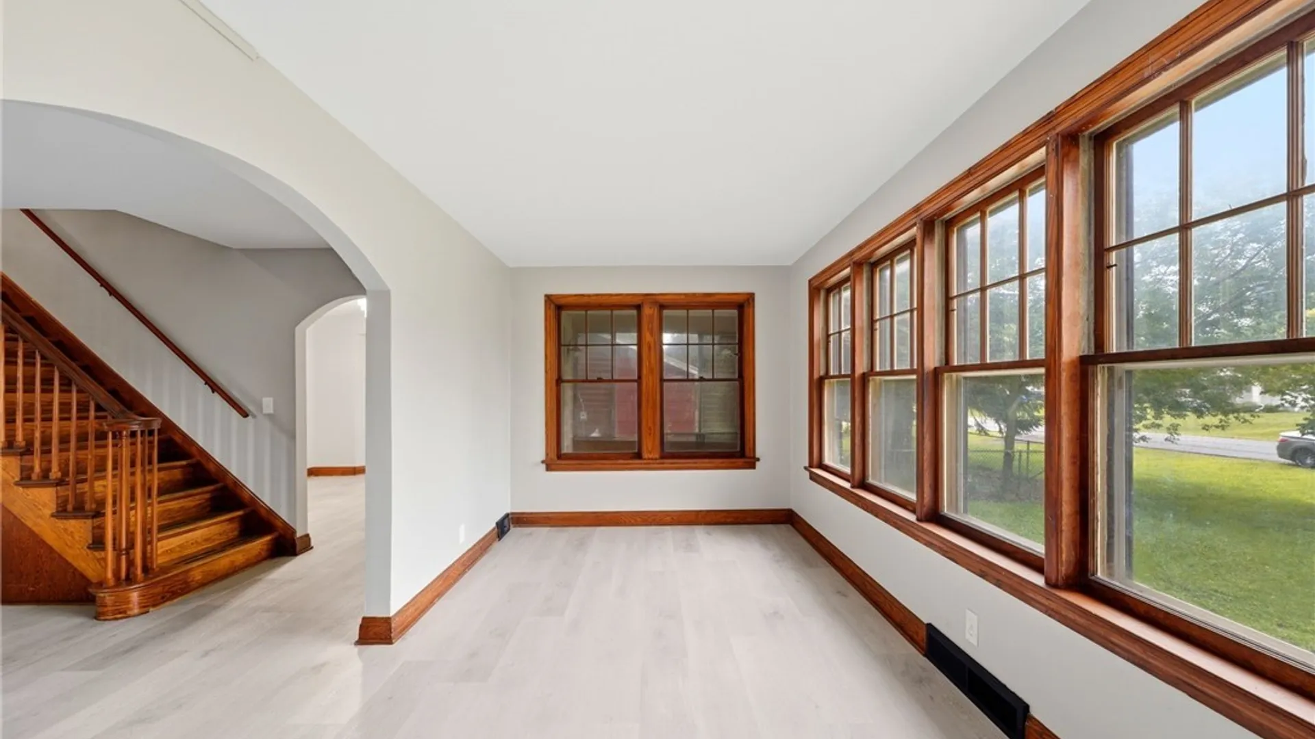 Property at 4245 Highland Parkway, Hamburg, NY 14219 2