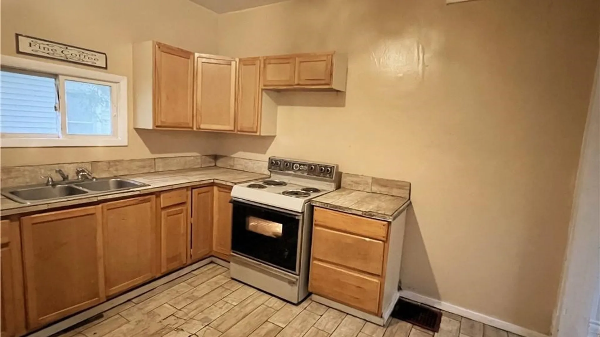 Property at 308 Rowland Street, Syracuse, NY 13204 3