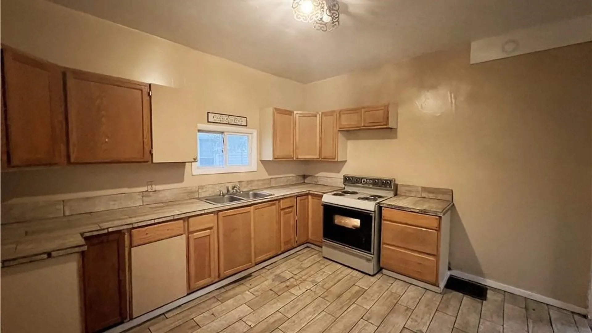 Property at 308 Rowland Street, Syracuse, NY 13204 4