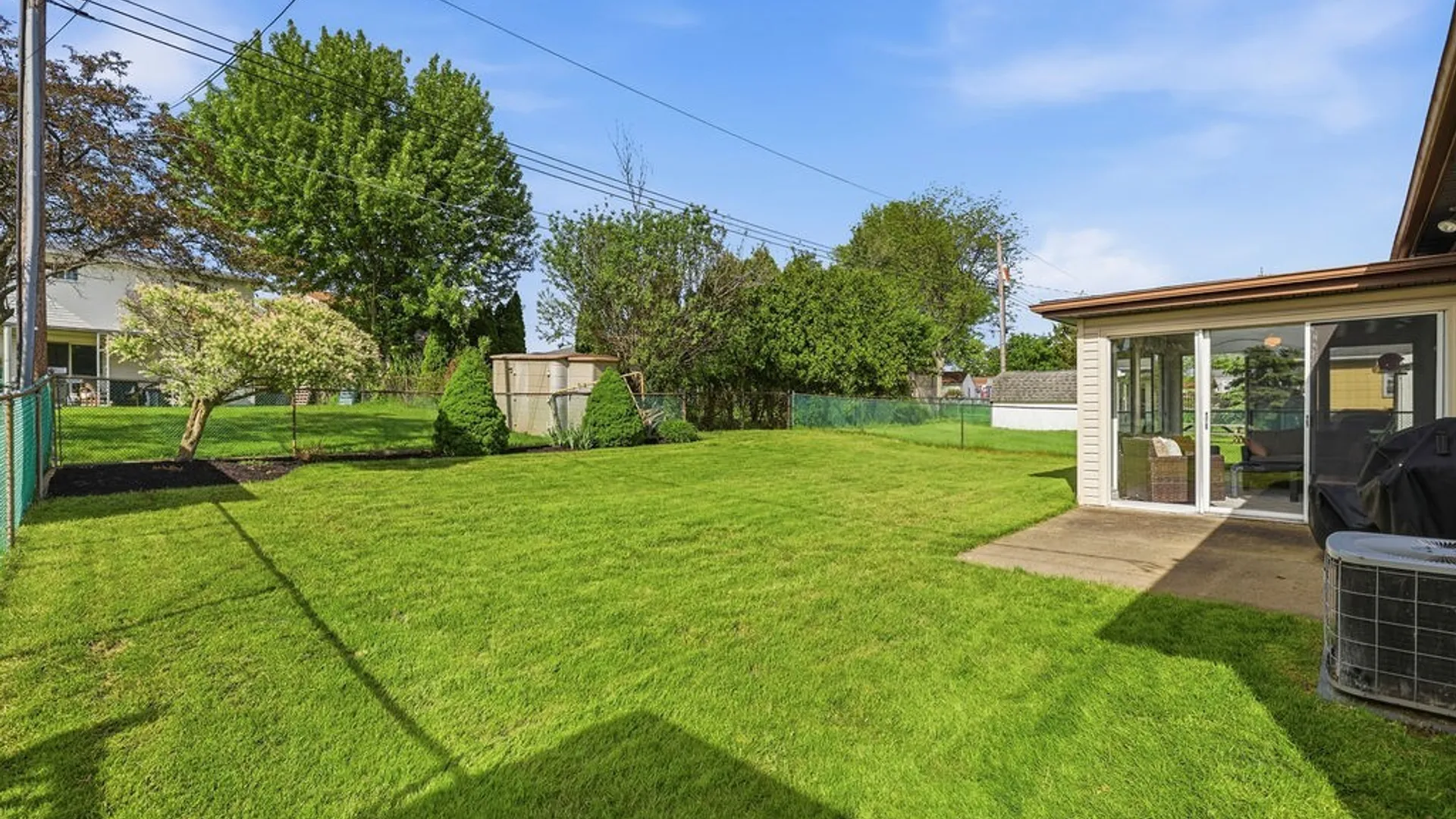 Property at 102 N Seine Drive, Cheektowaga, NY 14227 4
