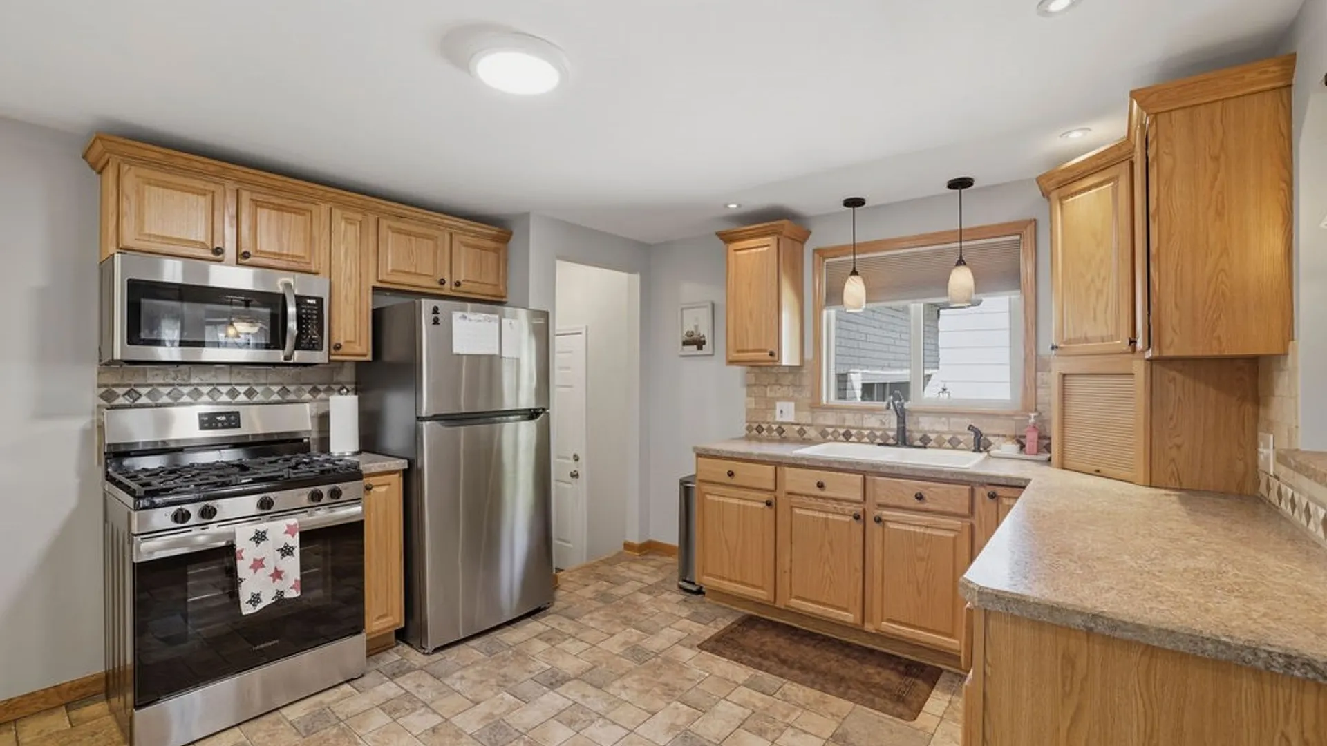 Property at 102 N Seine Drive, Cheektowaga, NY 14227 8