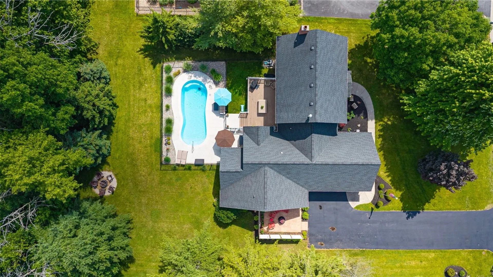 Property at 45 Olde Prestwick, Perinton, NY 14526 4
