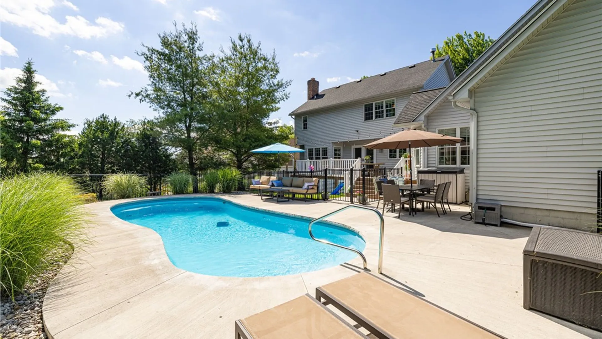 Property at 45 Olde Prestwick, Perinton, NY 14526 6