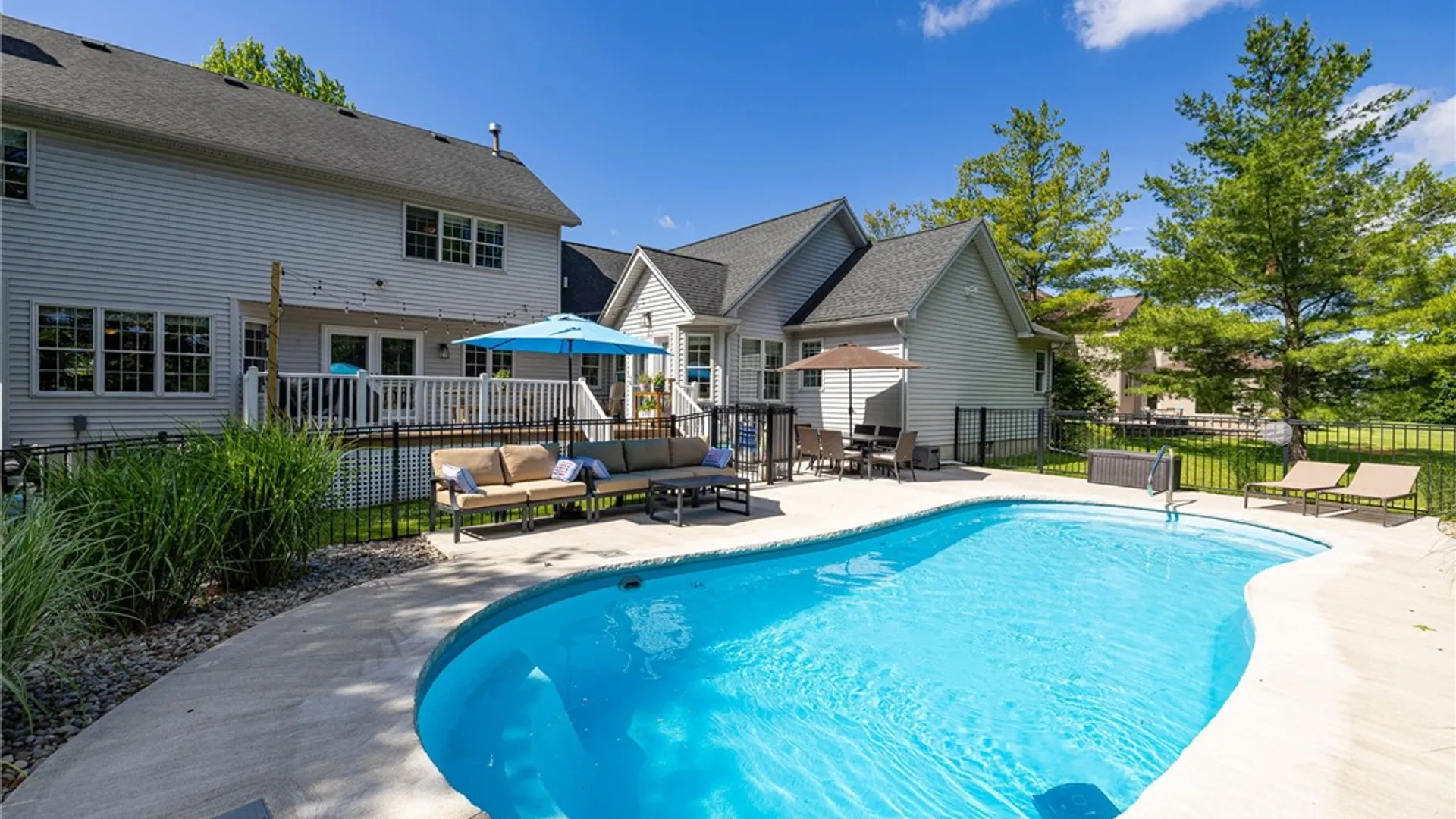 Property at 45 Olde Prestwick, Perinton, NY 14526 8