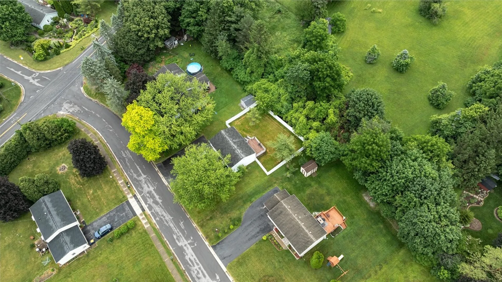 Property at 16 Falcon Drive, Henrietta, NY 14586 37