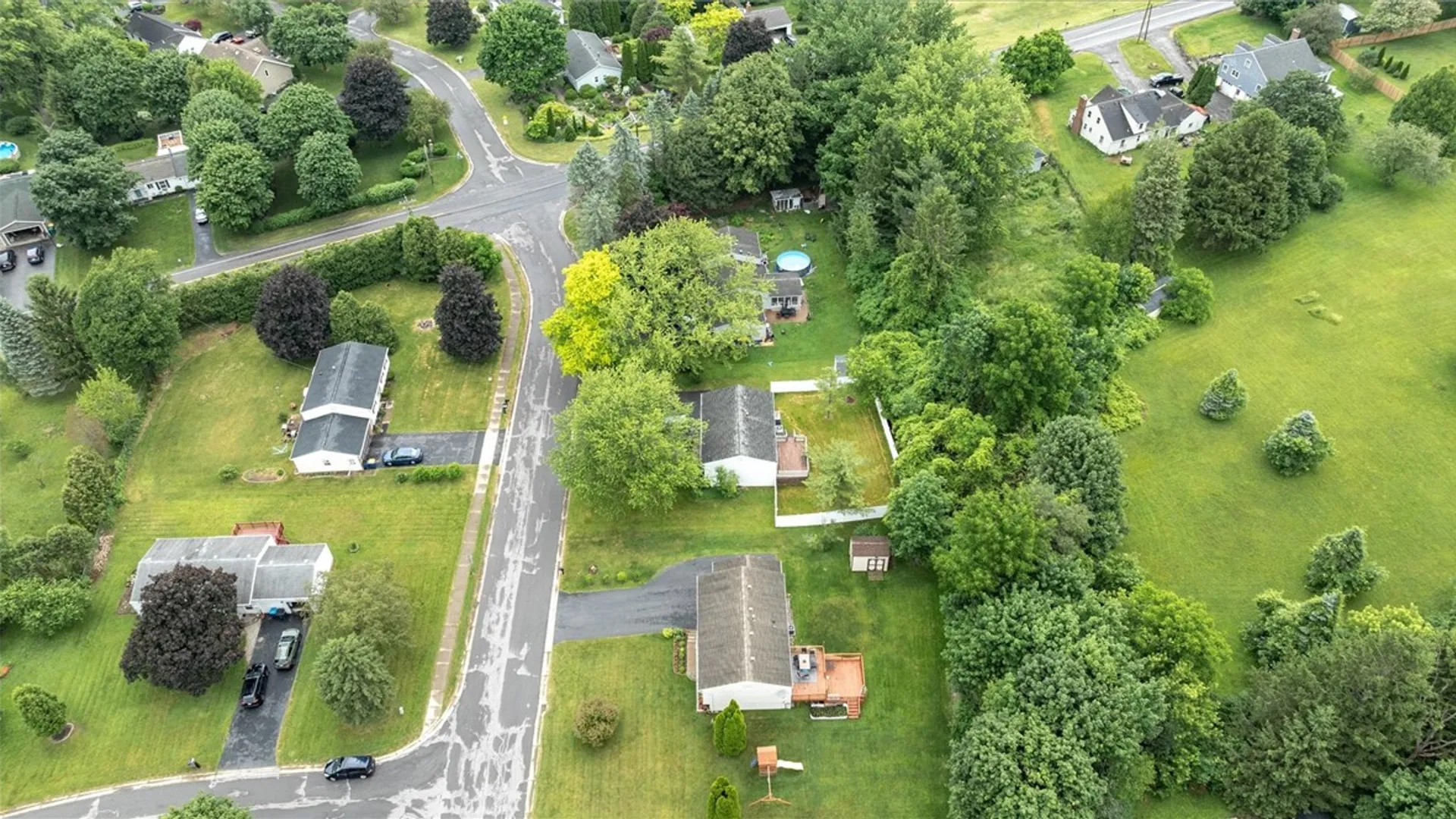 Property at 16 Falcon Drive, Henrietta, NY 14586 42