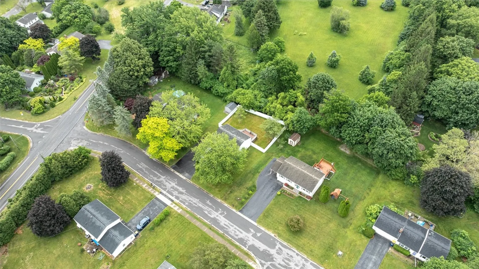 Property at 16 Falcon Drive, Henrietta, NY 14586 43