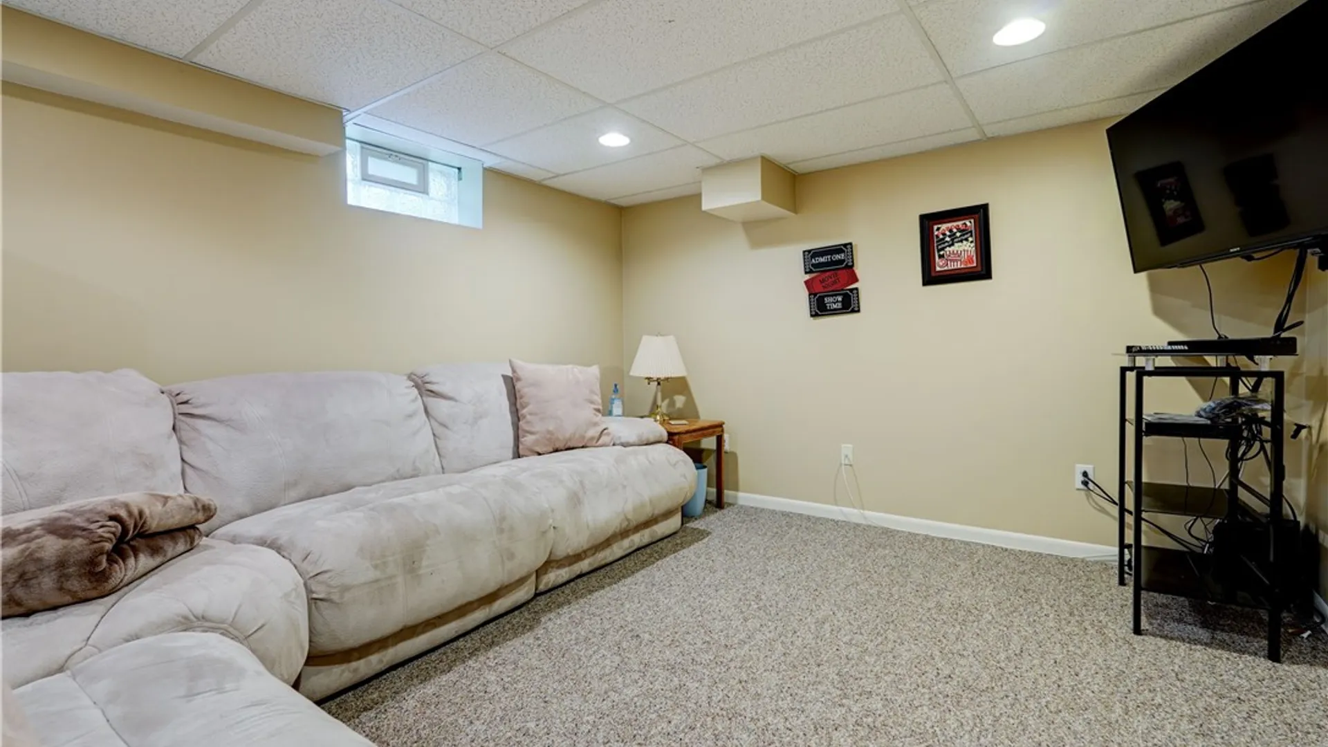 Property at 244 Melwood Dr, Greece, NY 14626 34