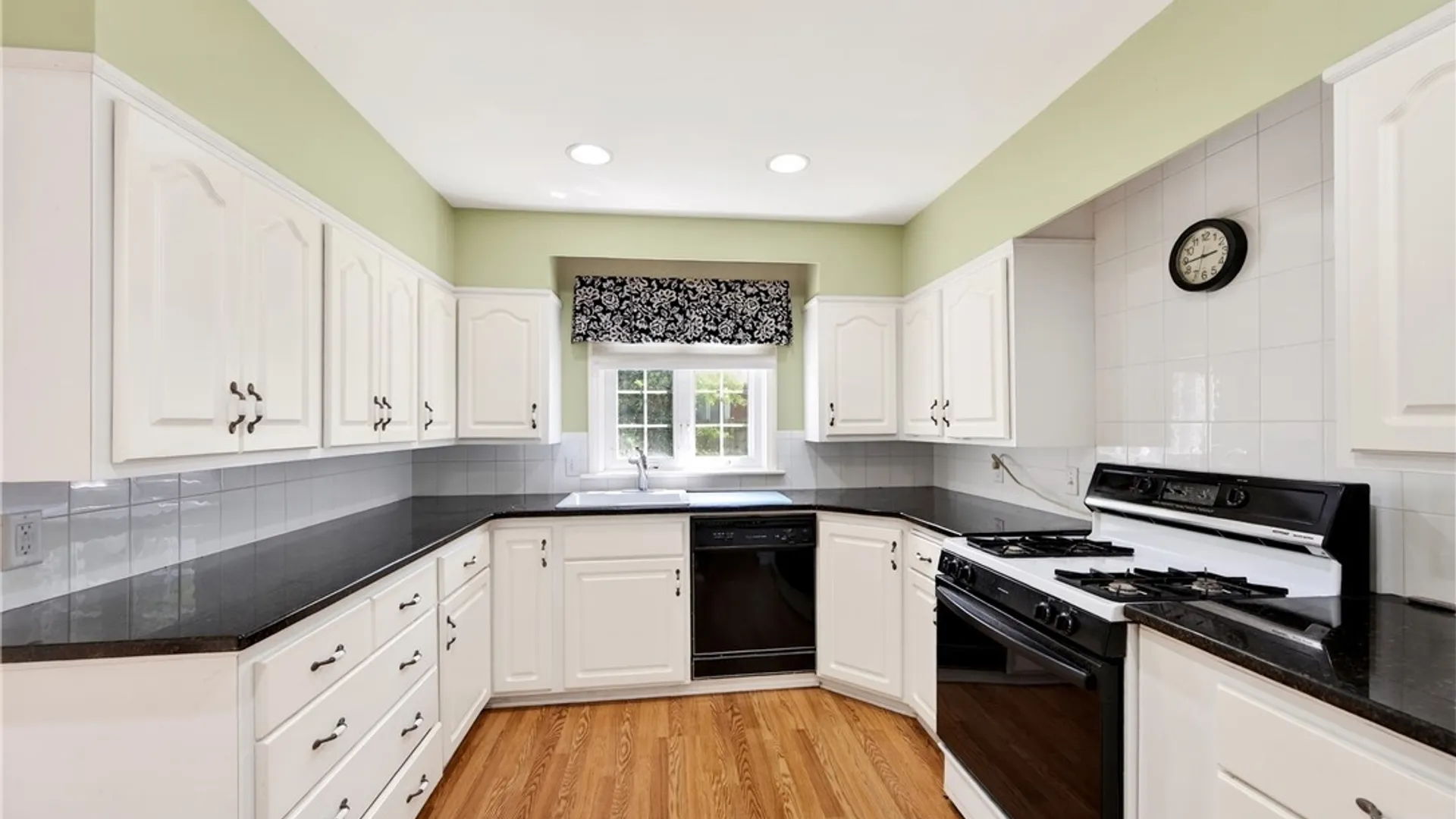 Property at 20 New Amsterdam Avenue, Buffalo, NY 14216 11