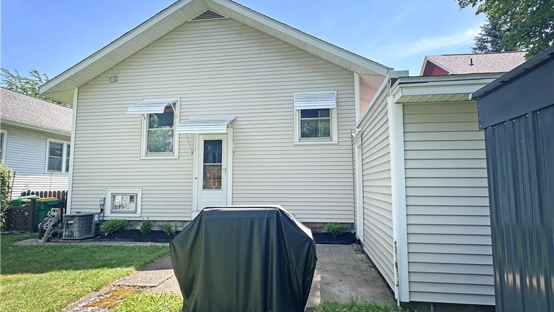 Property at 82 Marengo Avenue, Hamburg, NY 14075 5