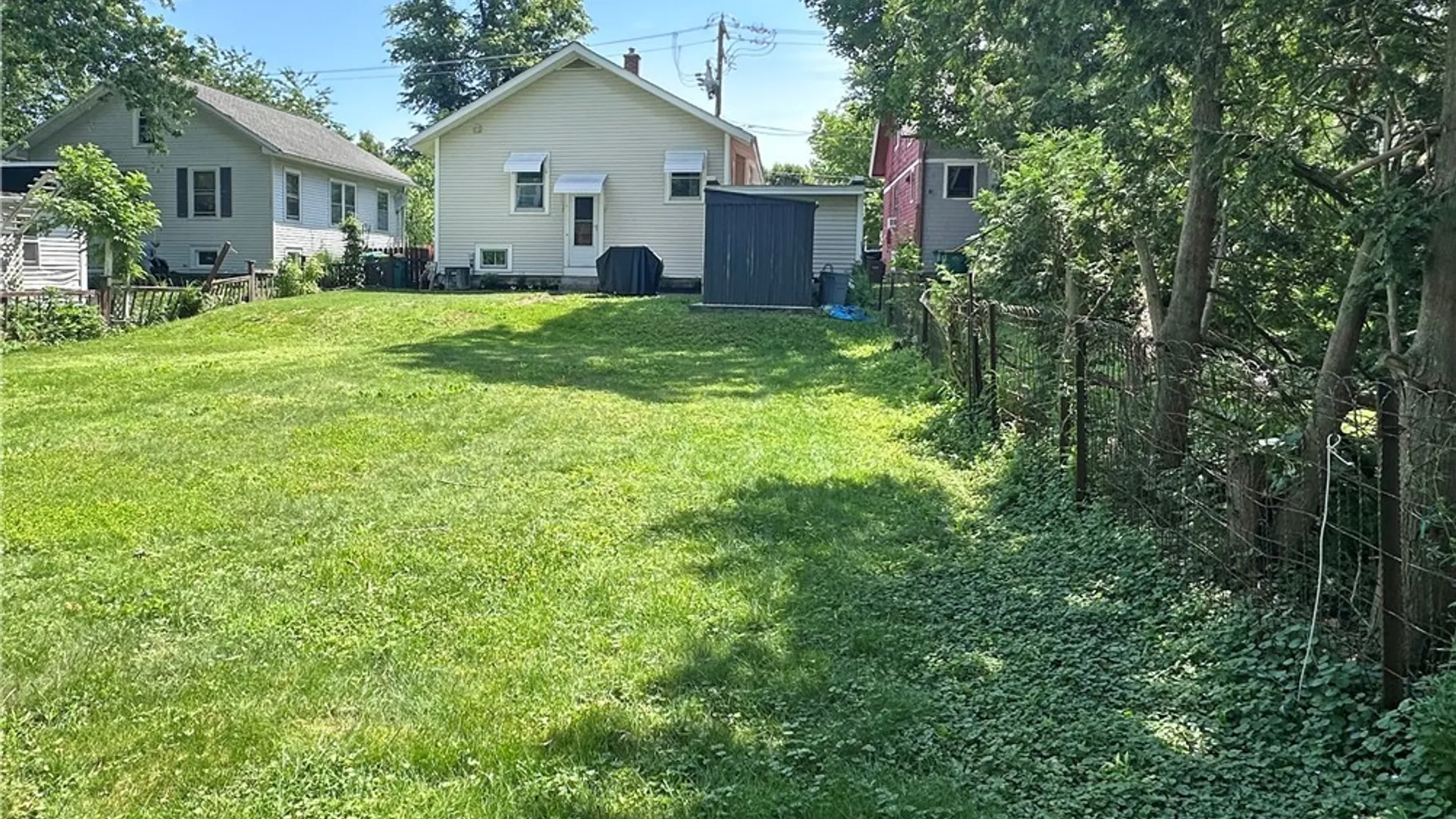 Property at 82 Marengo Avenue, Hamburg, NY 14075 9