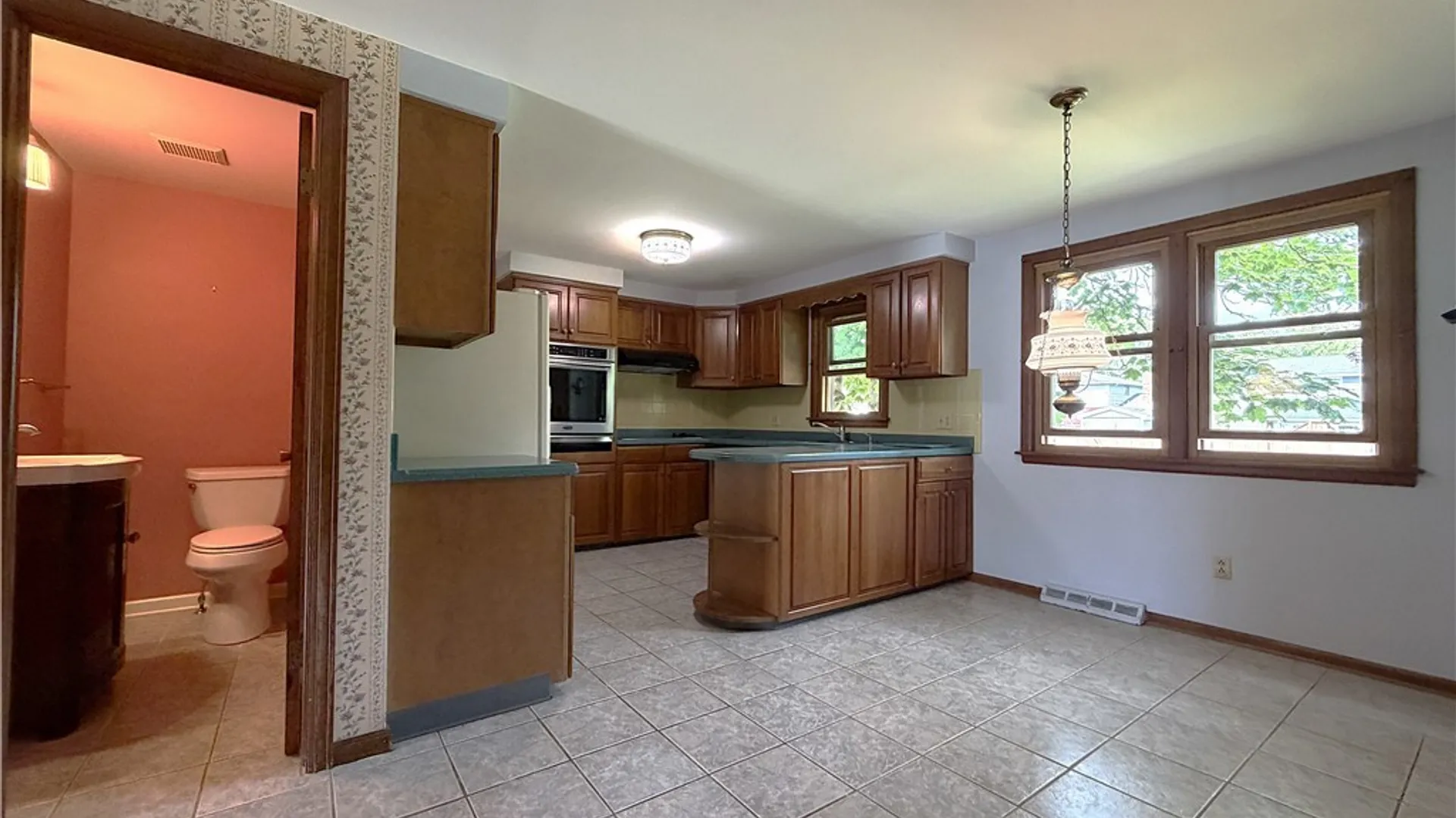 Property at 25 Foxpoint, Amherst, NY 14221 12
