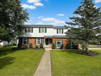 Property at 25 Foxpoint, Amherst, NY 14221
