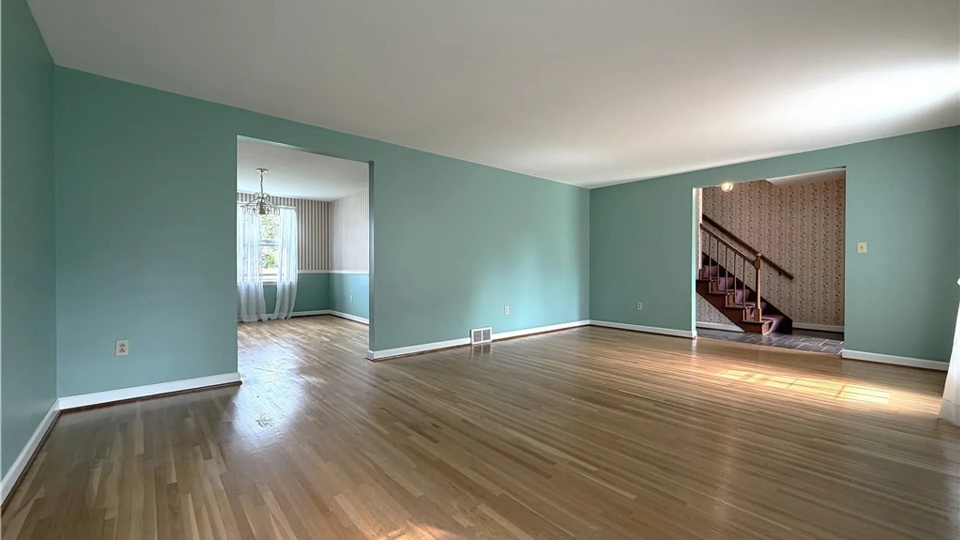 Property at 25 Foxpoint, Amherst, NY 14221 2