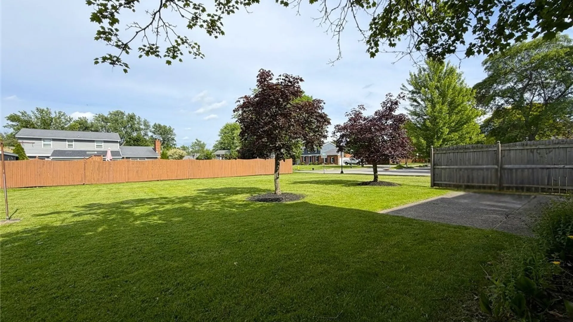 Property at 25 Foxpoint, Amherst, NY 14221 35