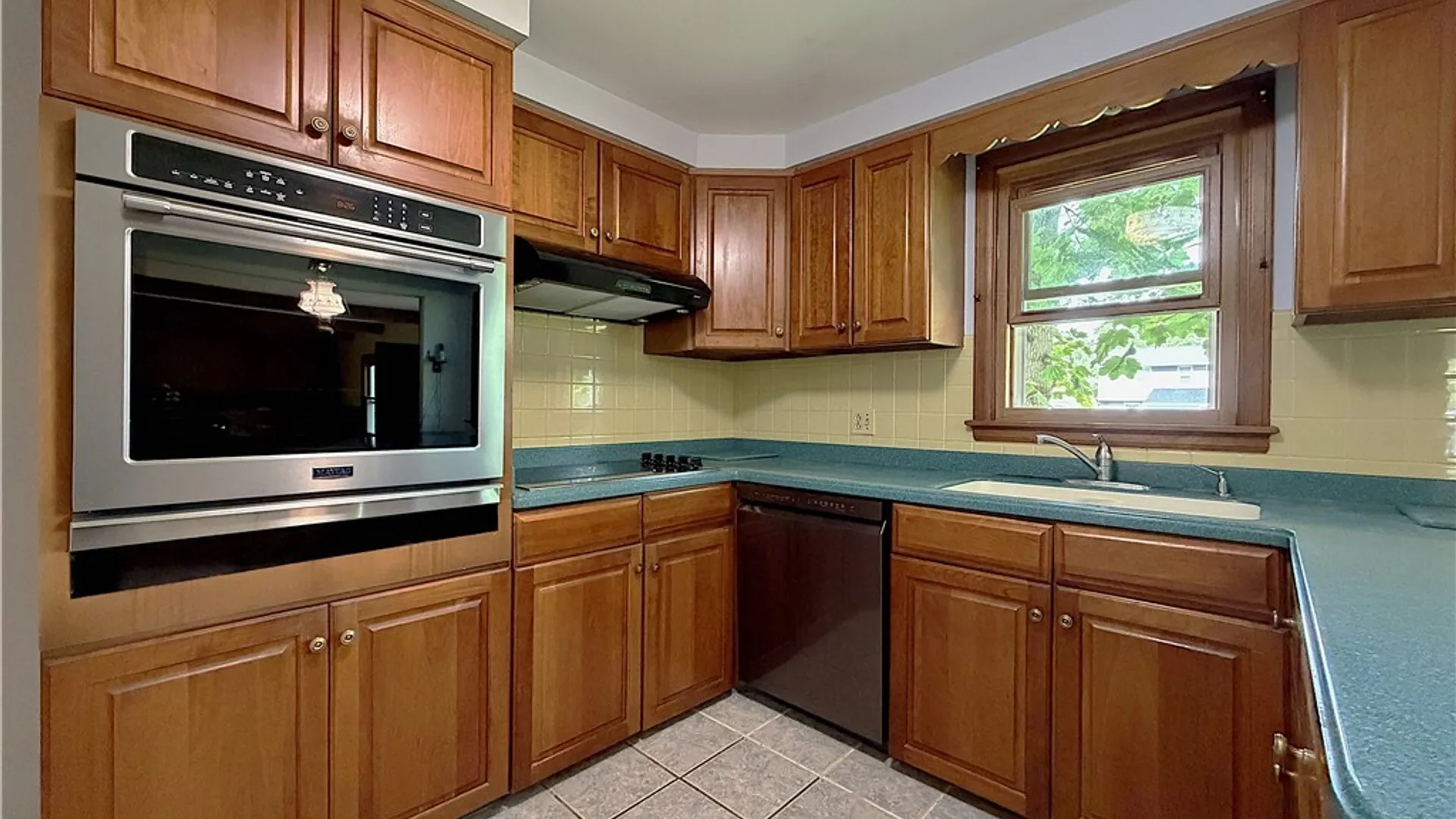 Property at 25 Foxpoint, Amherst, NY 14221 8