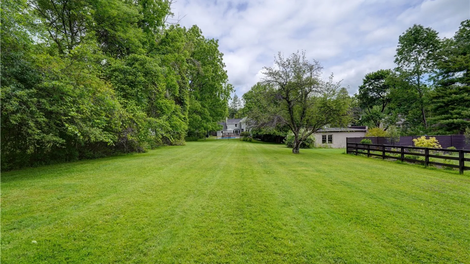 Property at 17 W Jefferson Road, Pittsford, NY 14534 50