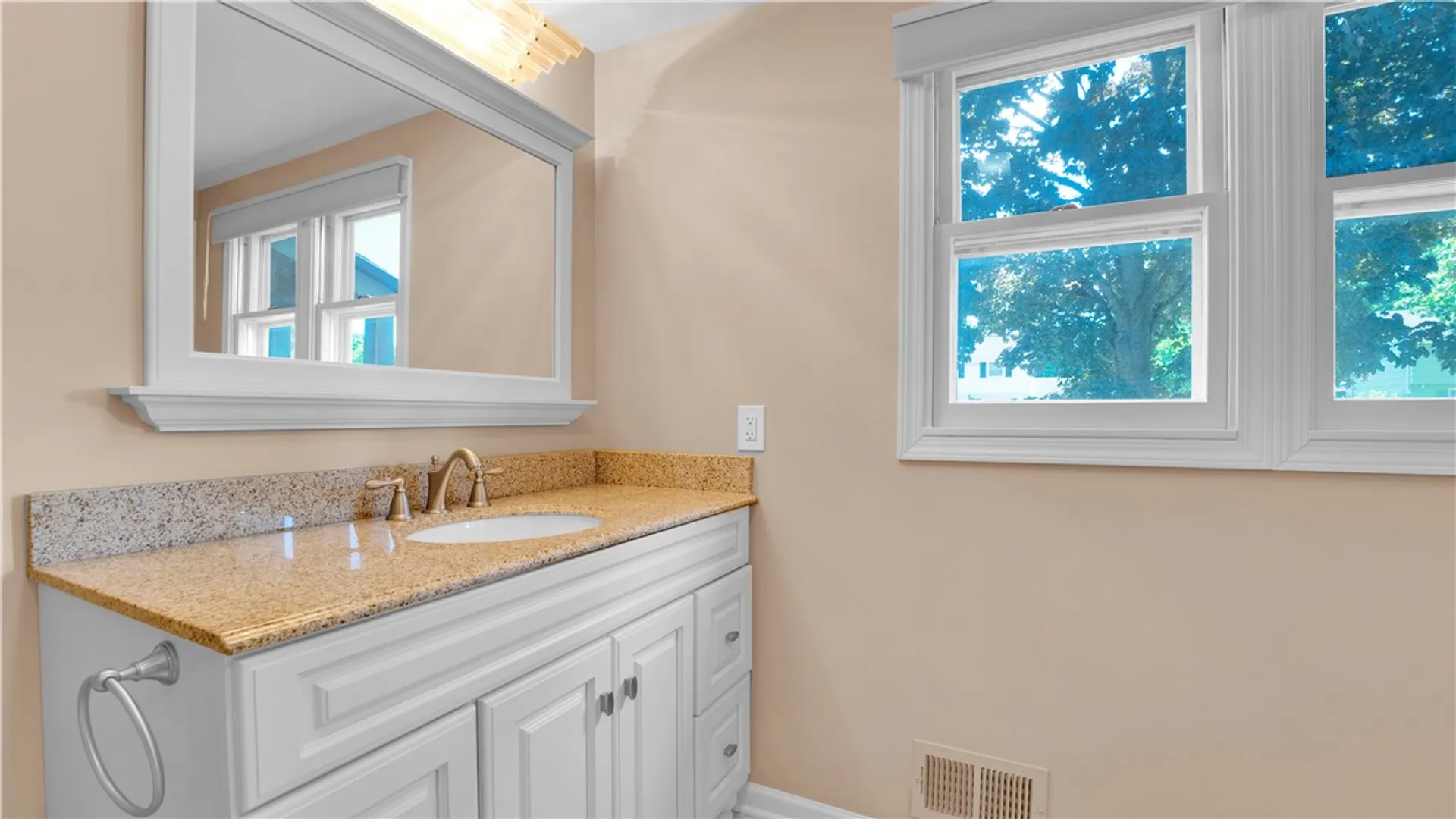 Property at 50 Eventide Lane, Irondequoit, NY 14617 15