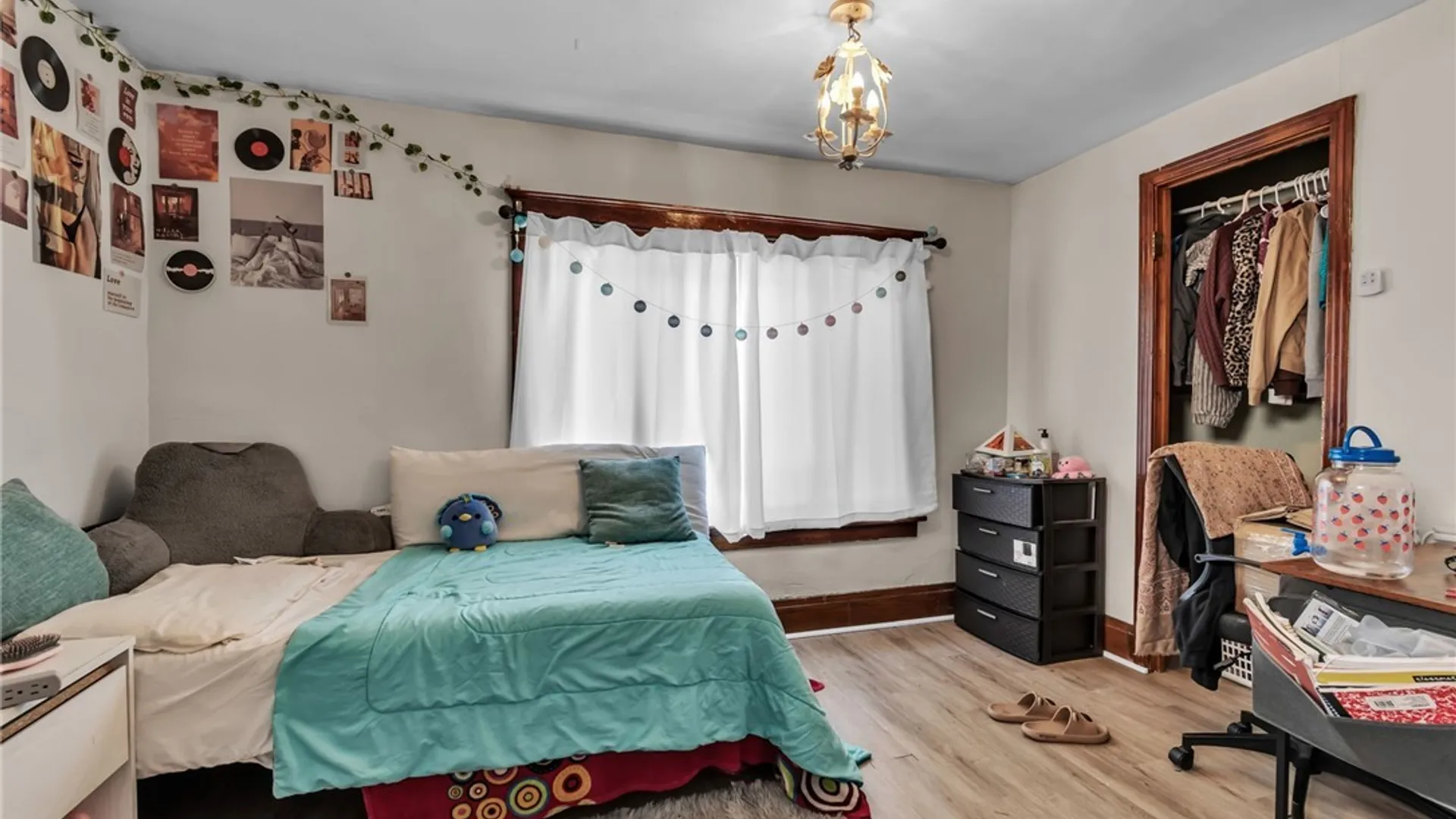 Property at 44 W Winspear Avenue, Buffalo, NY 14214 16