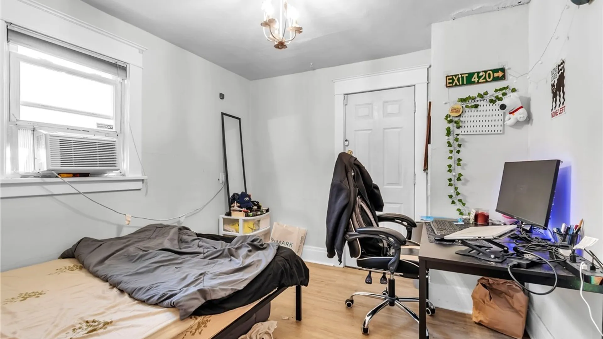 Property at 44 W Winspear Avenue, Buffalo, NY 14214 20