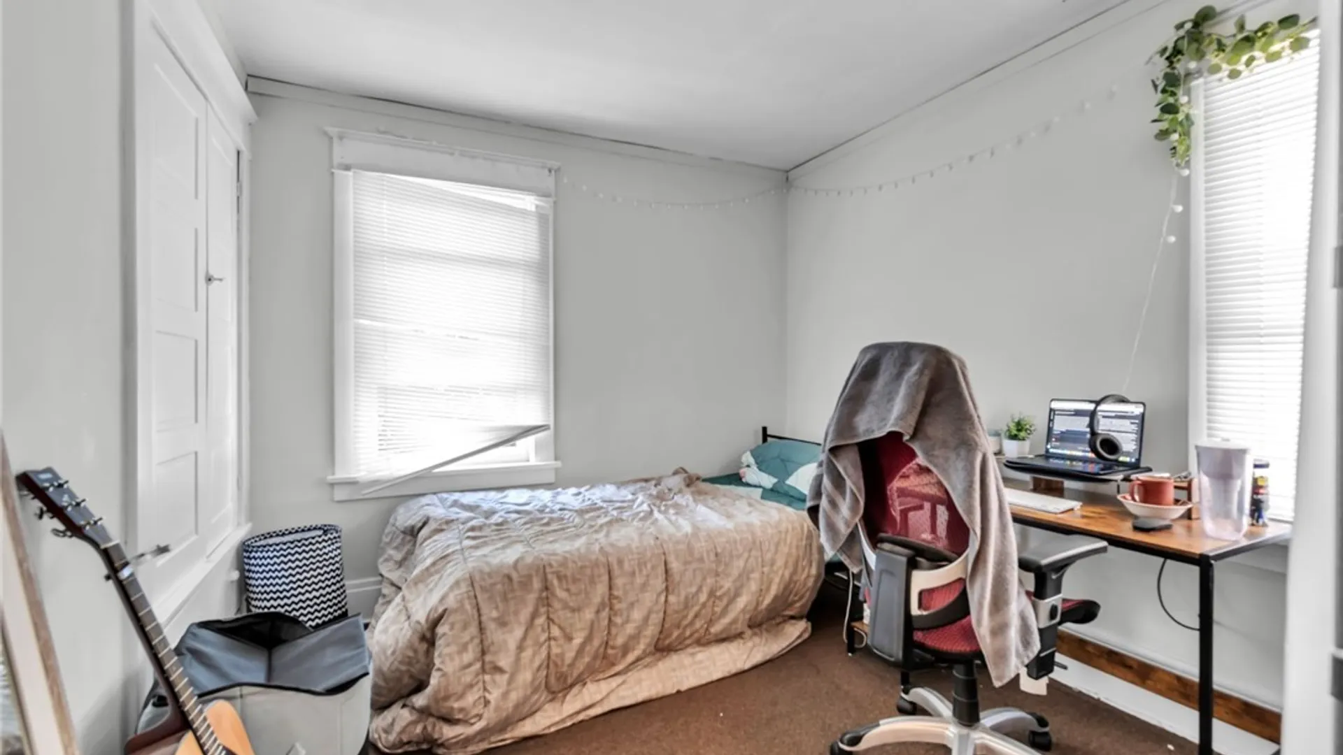 Property at 44 W Winspear Avenue, Buffalo, NY 14214 22