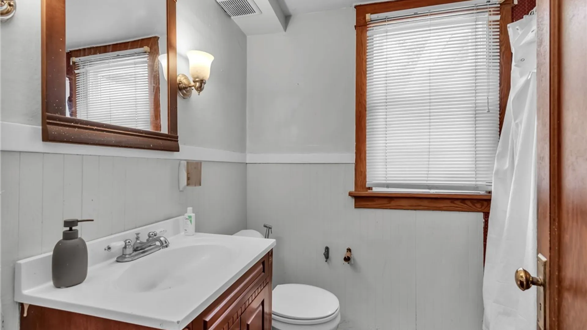 Property at 44 W Winspear Avenue, Buffalo, NY 14214 27