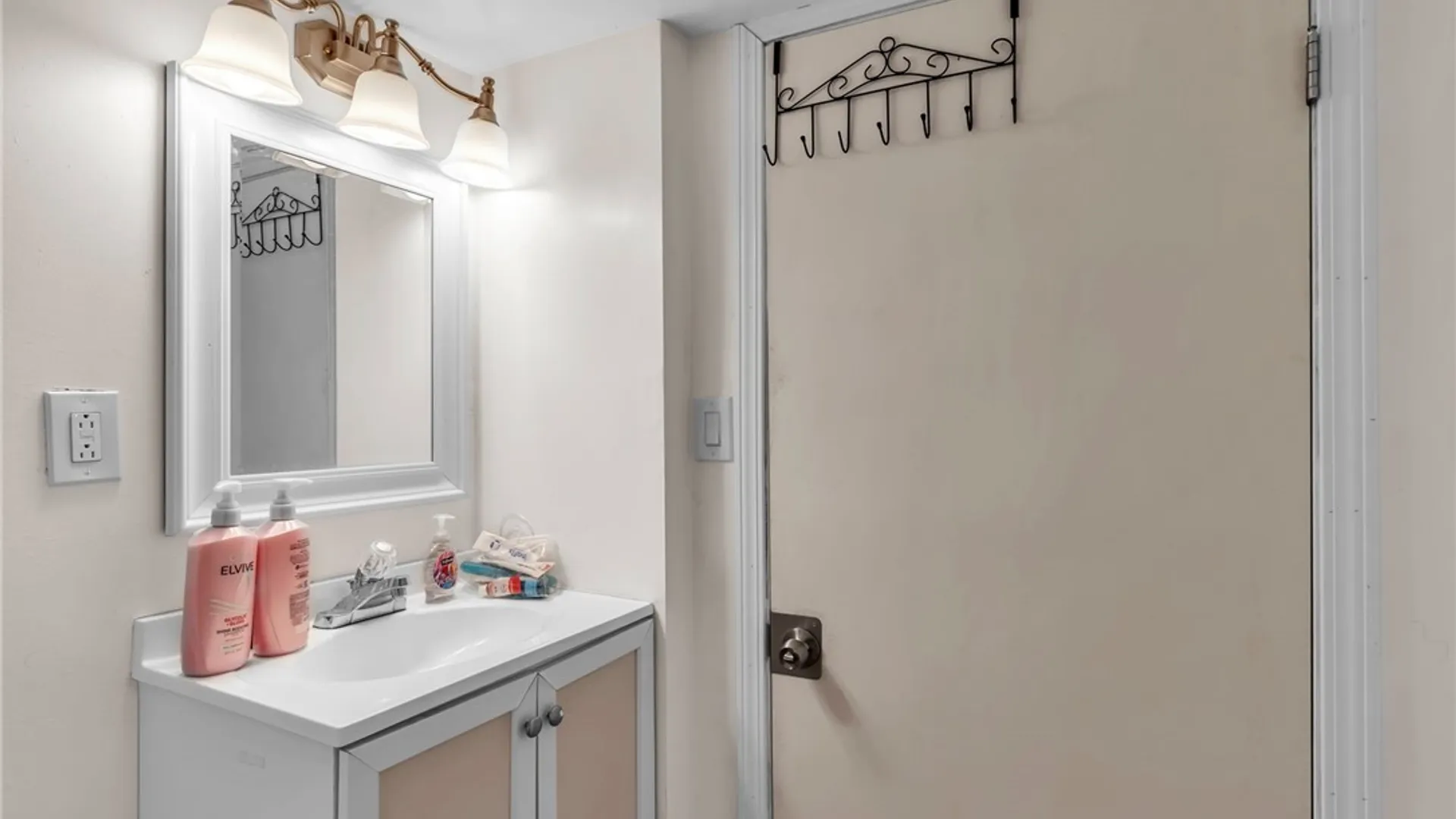 Property at 44 W Winspear Avenue, Buffalo, NY 14214 34