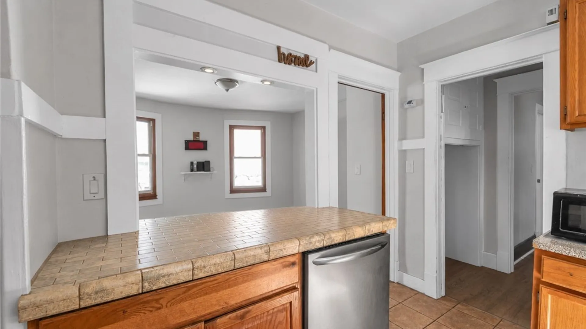 Property at 44 W Winspear Avenue, Buffalo, NY 14214 6
