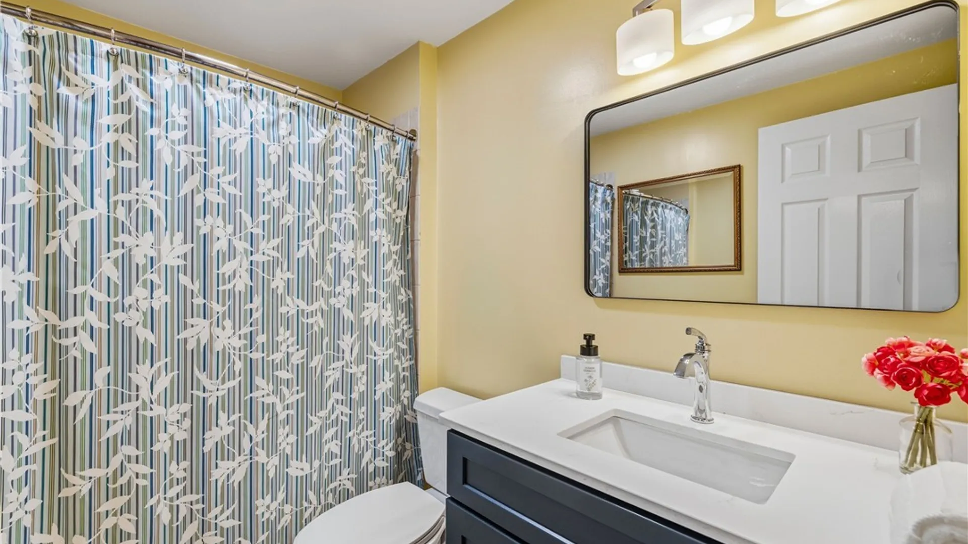 Property at 77 Avondale Place, Buffalo, NY 14210 10