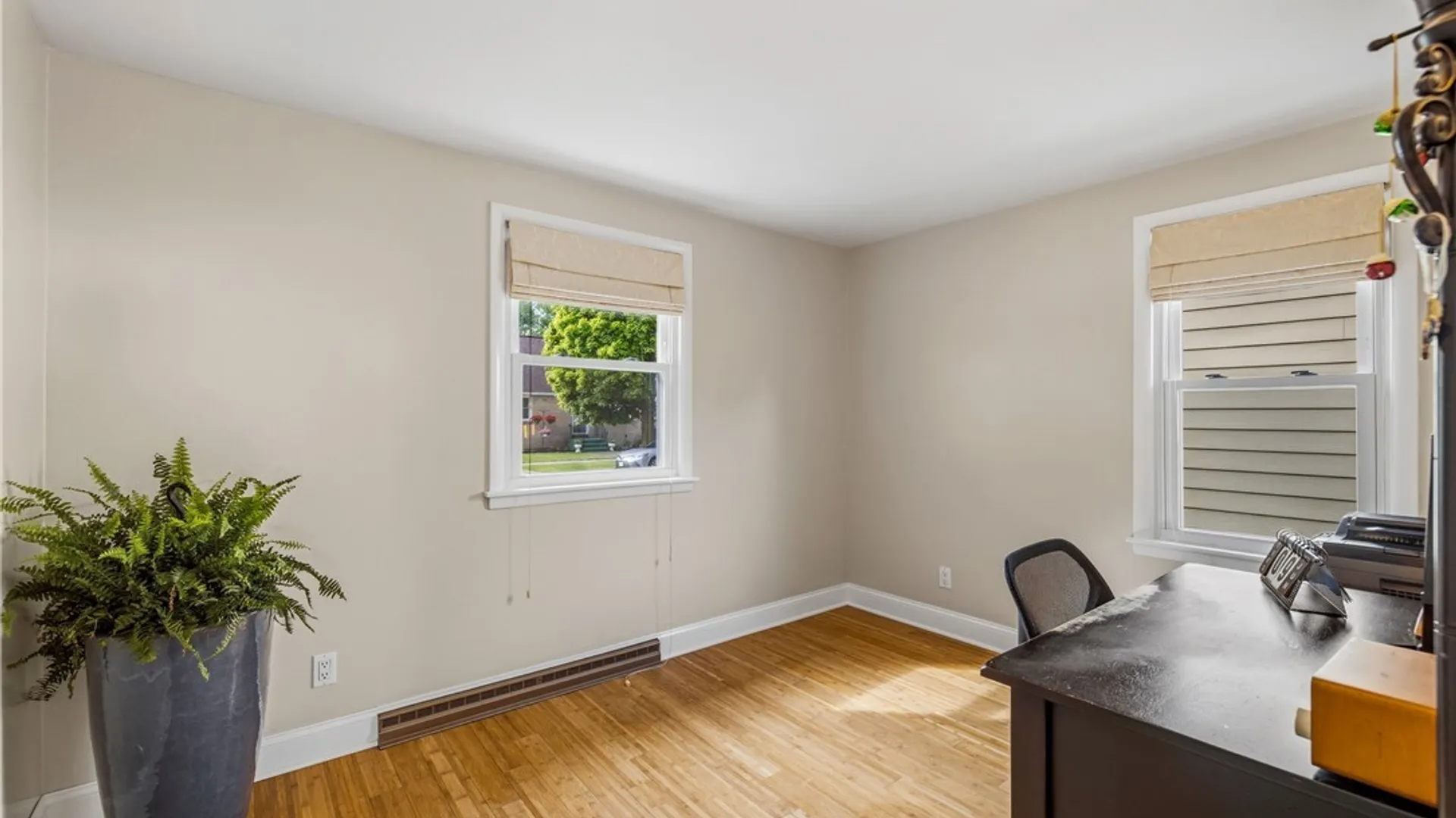Property at 77 Avondale Place, Buffalo, NY 14210 11