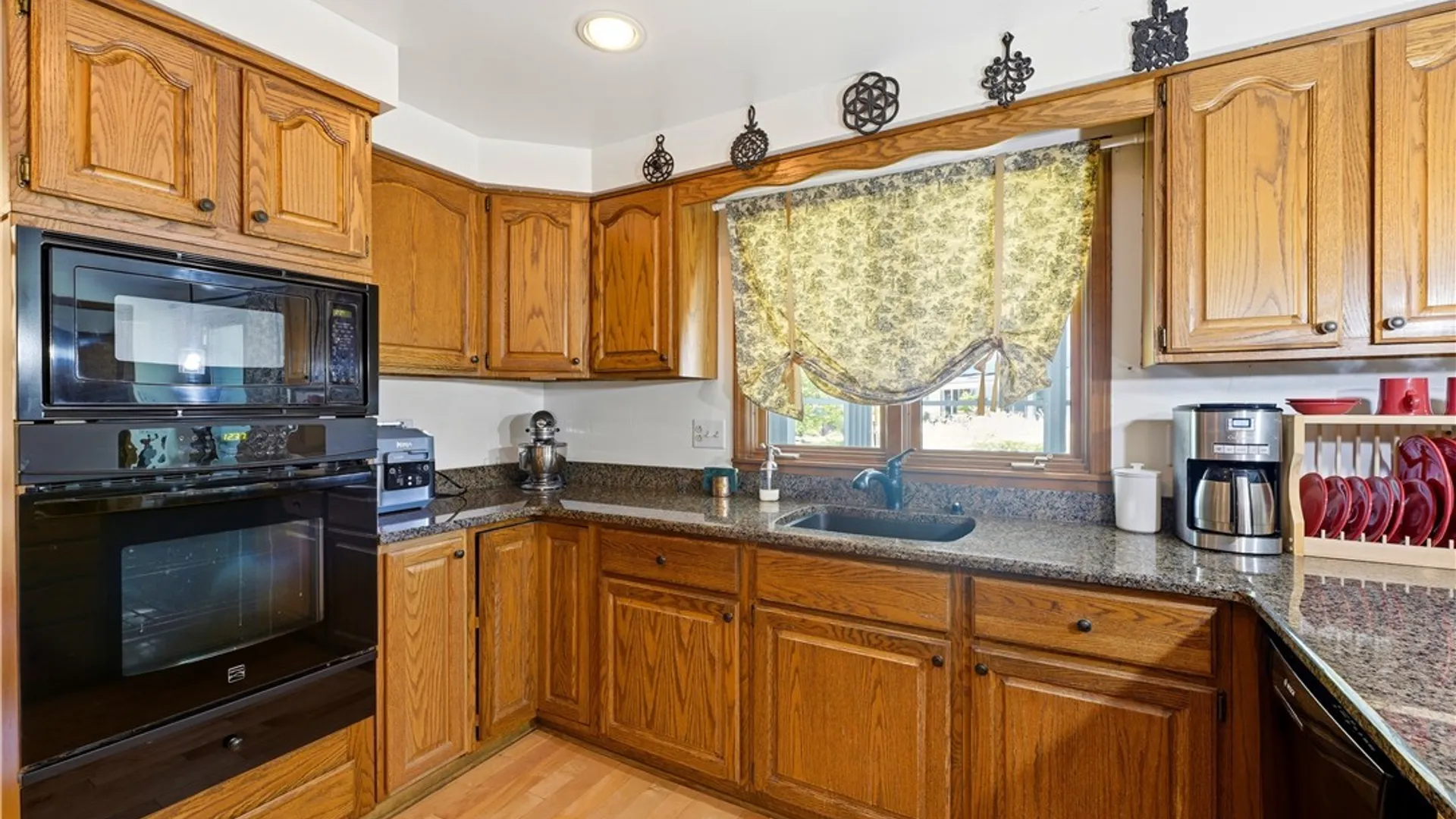 Property at 14 Waxwing Lane, Amherst, NY 14051 18