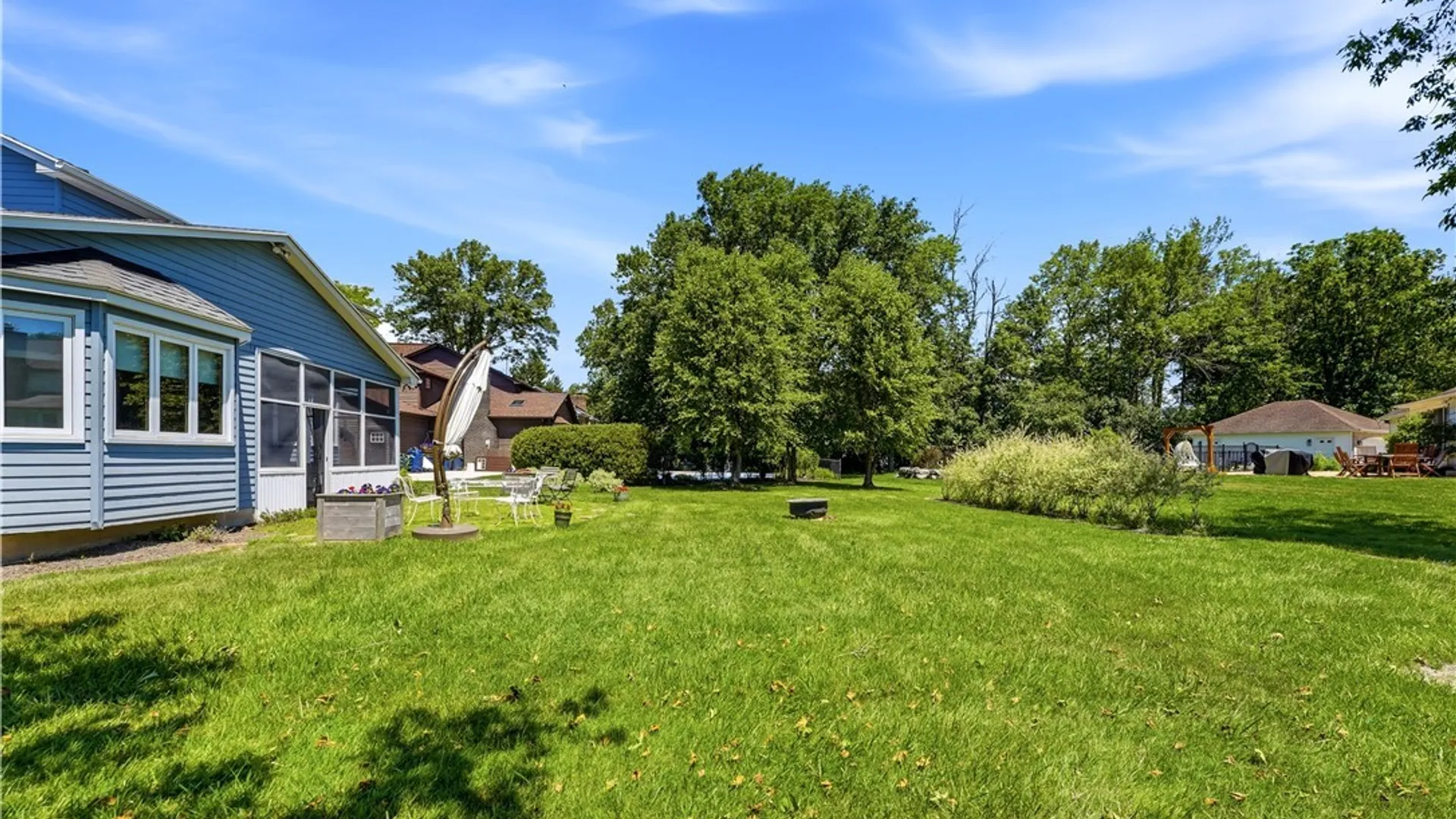 Property at 14 Waxwing Lane, Amherst, NY 14051 46