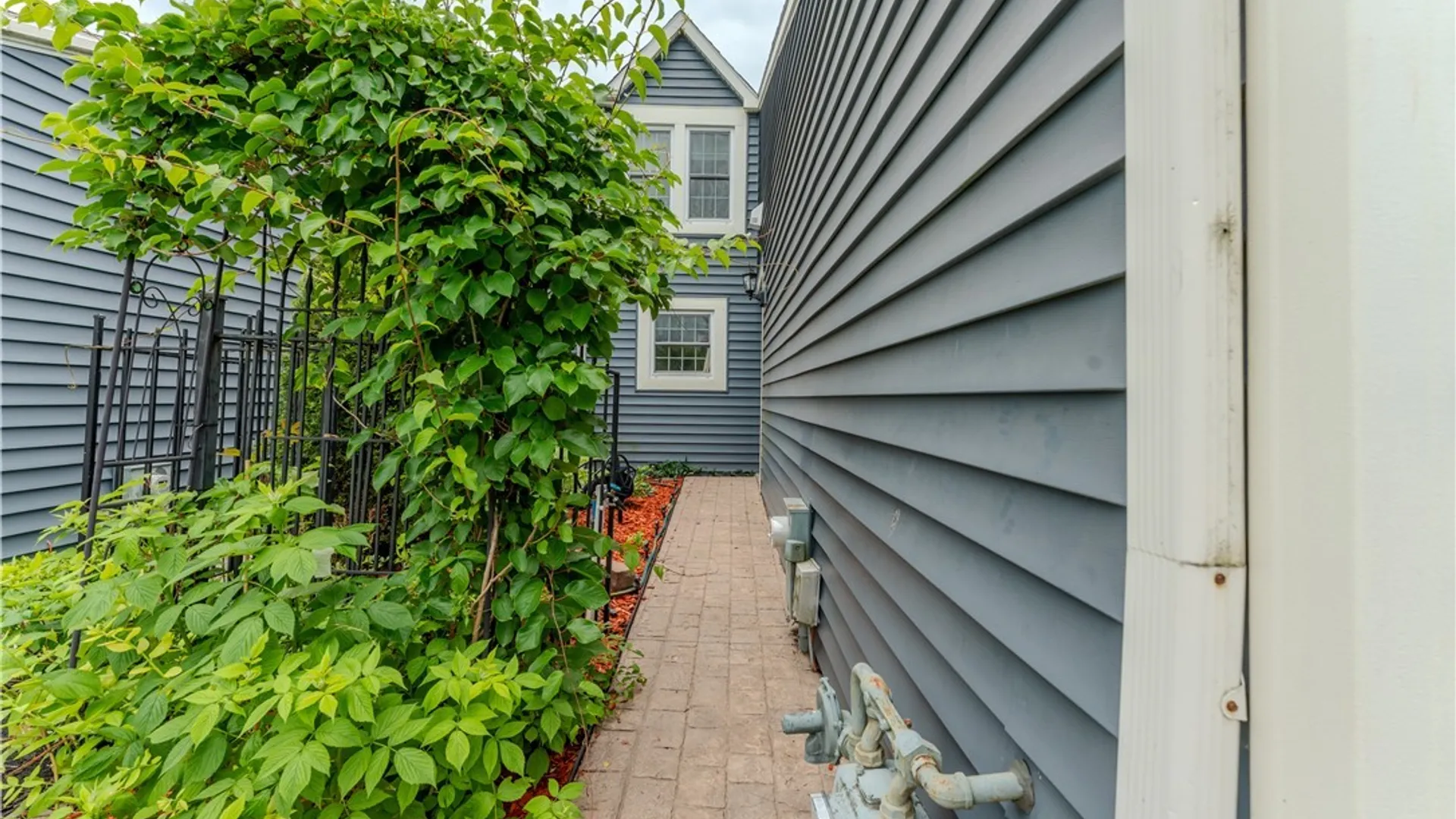 Property at 8202 Beehive Circle, Clay, NY 13090 7