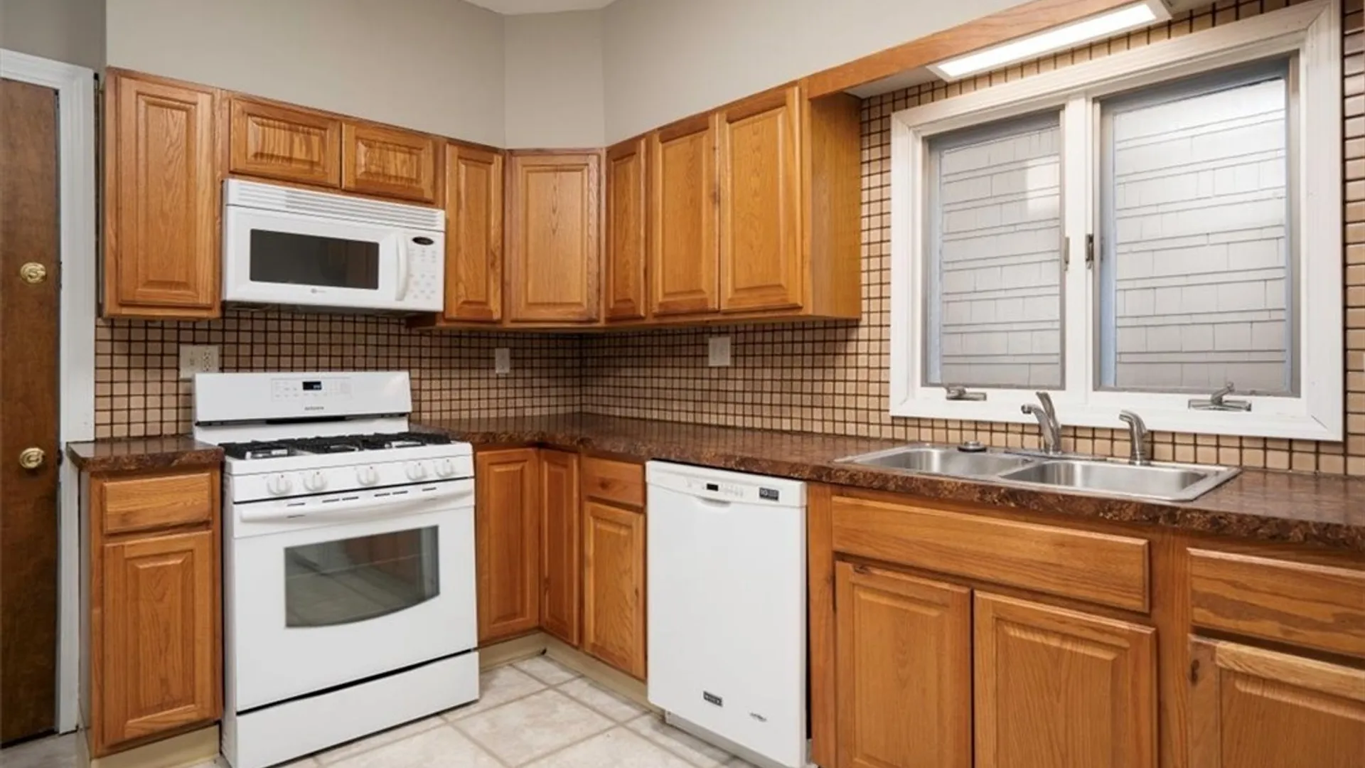 Property at 825 Forest Avenue, Buffalo, NY 14209 8