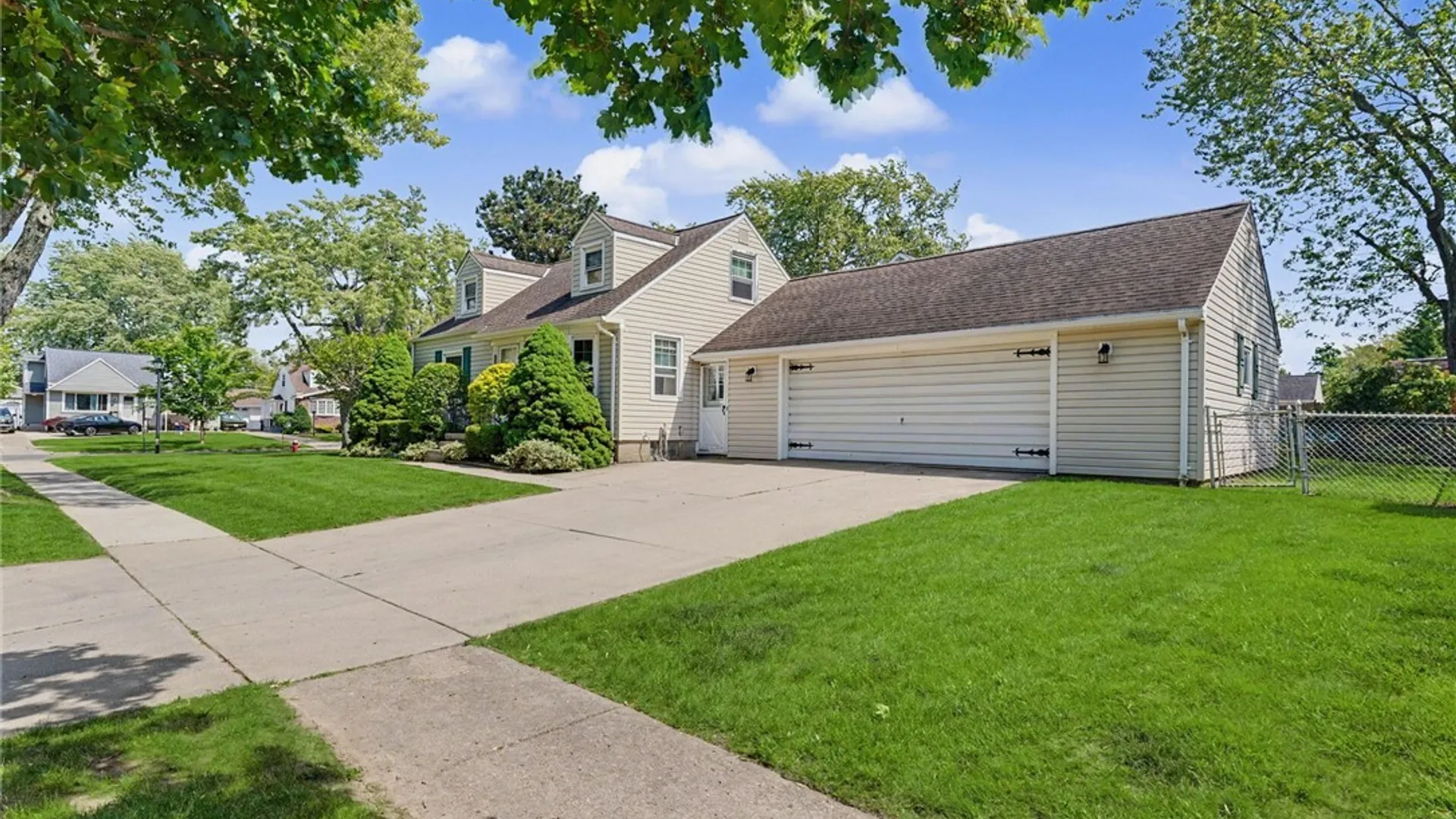 Property at 240 Blackstone Boulevard, Tonawanda, NY 14150 2
