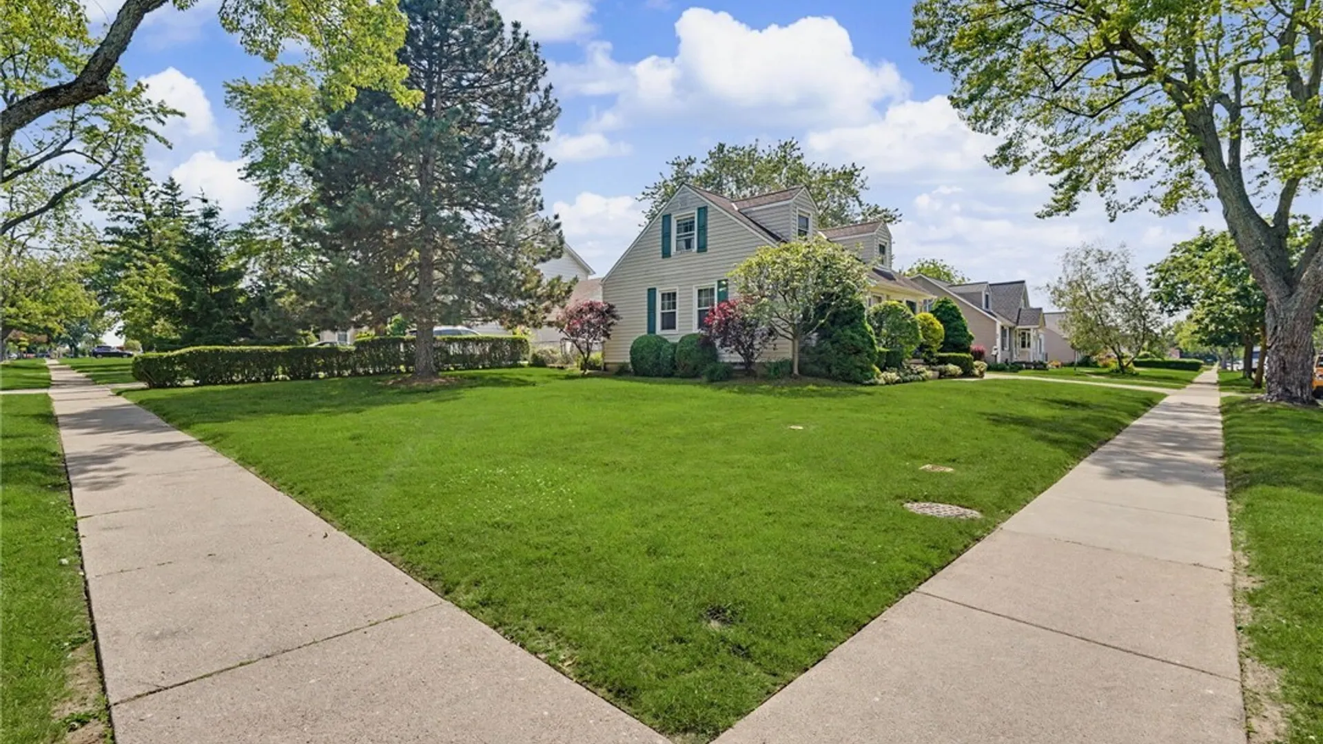 Property at 240 Blackstone Boulevard, Tonawanda, NY 14150 3