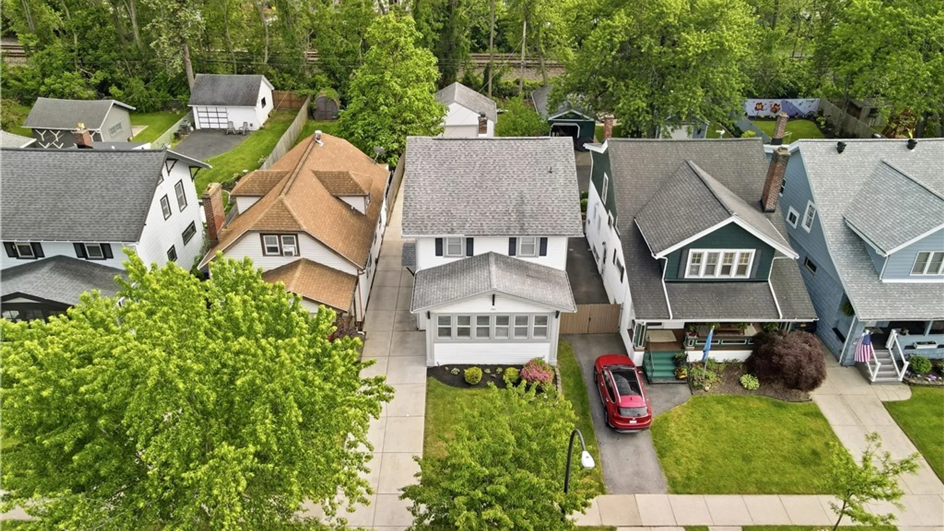 Property at 246 Linden Avenue, Buffalo, NY 14216 4