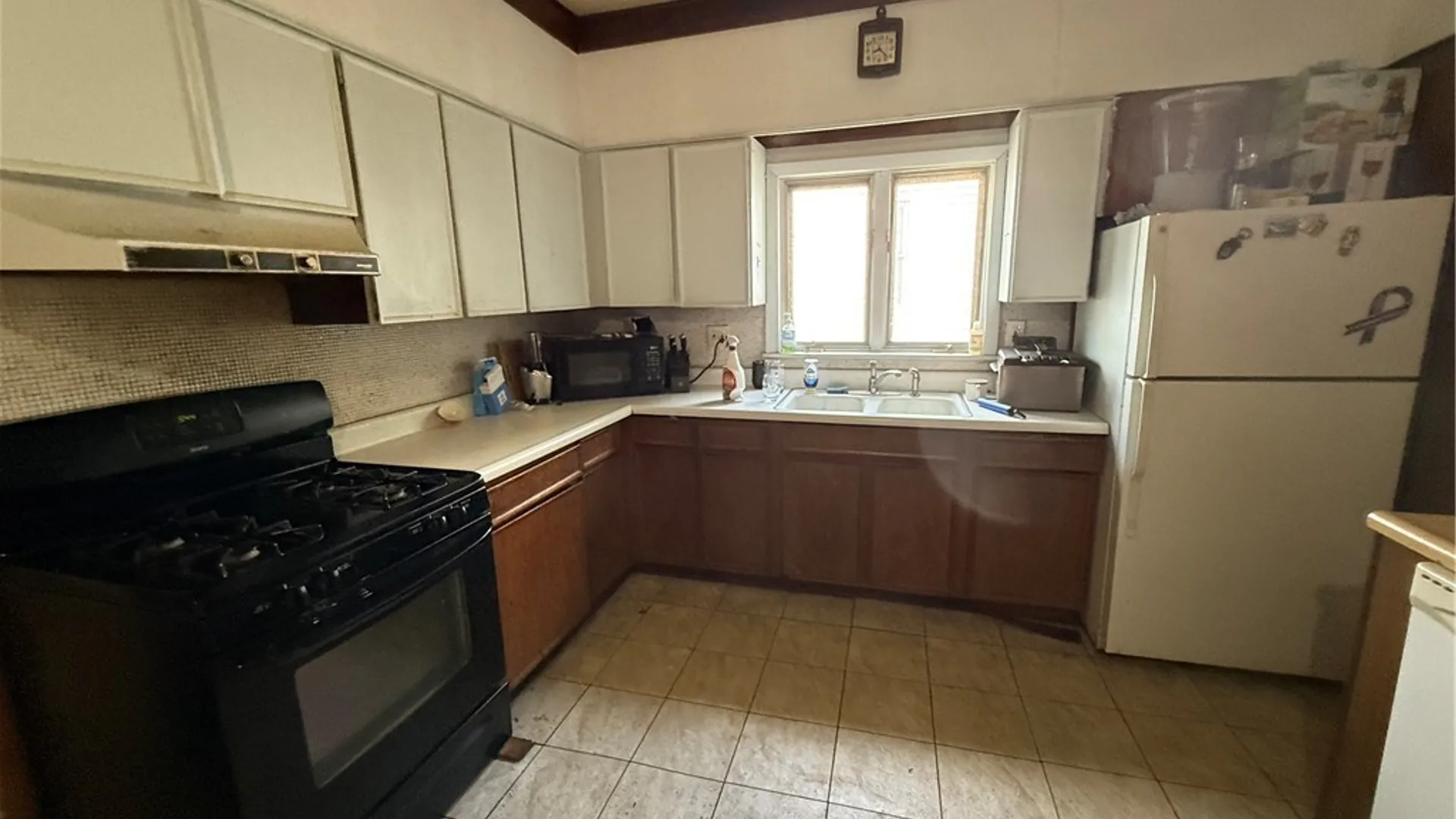 Property at 114 Ross Place, Auburn, NY 13021 4