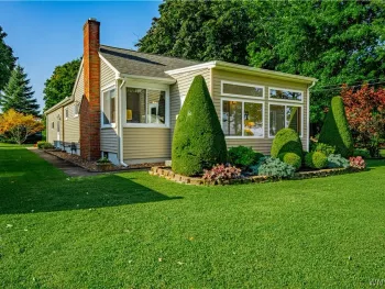 4813 E Lake Road, Wilson, NY 14028
