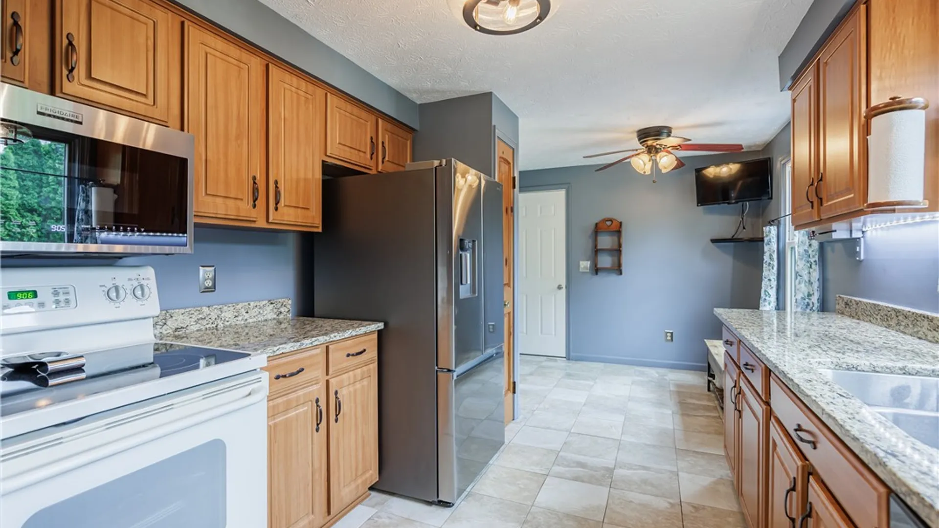 Property at 123 Woodsong Lane, Greece, NY 14612 11
