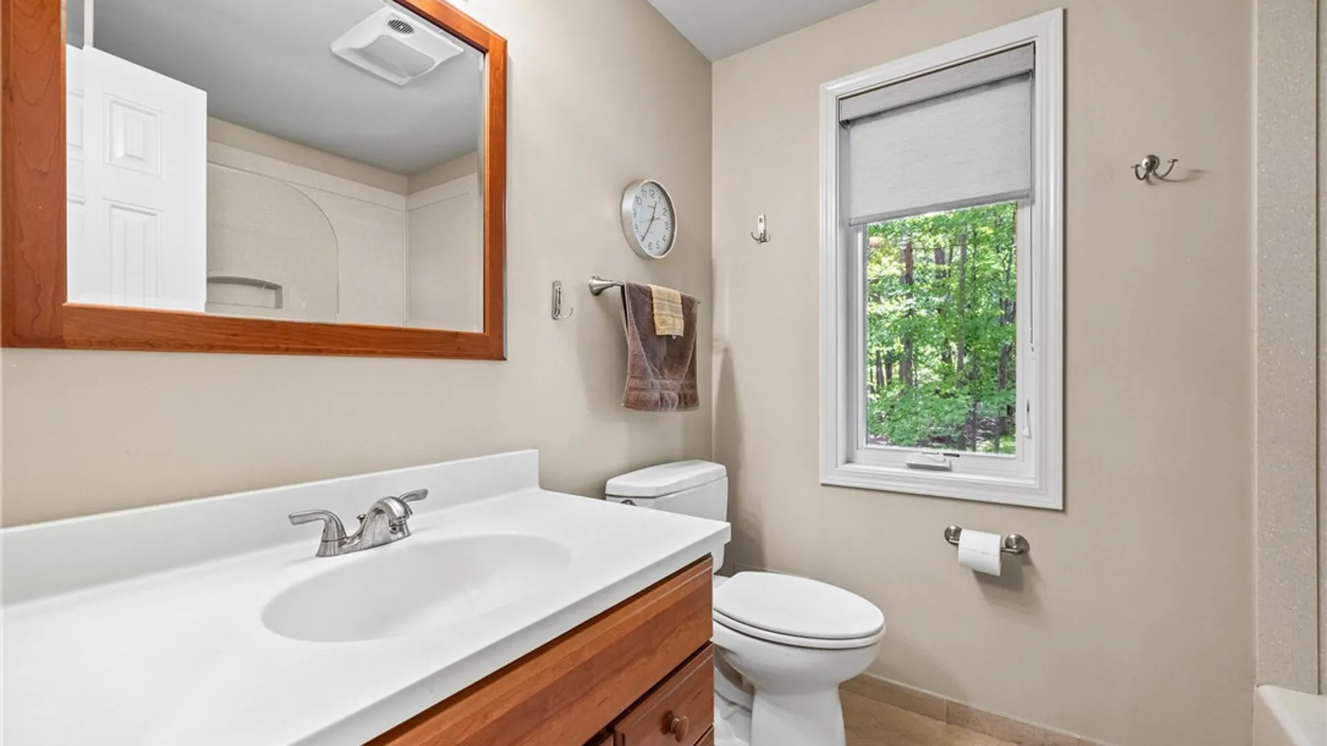 Property at 54 Larkwood Dr, Greece, NY 14626 34