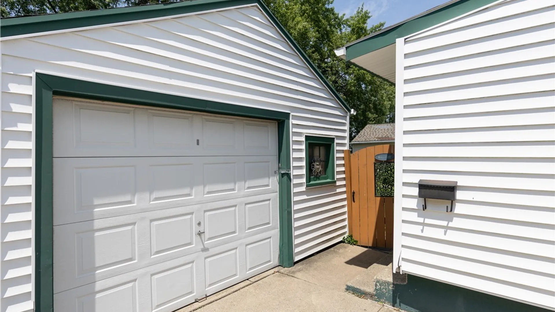 Property at 60 Ledyard Avenue, Cheektowaga, NY 14043 17
