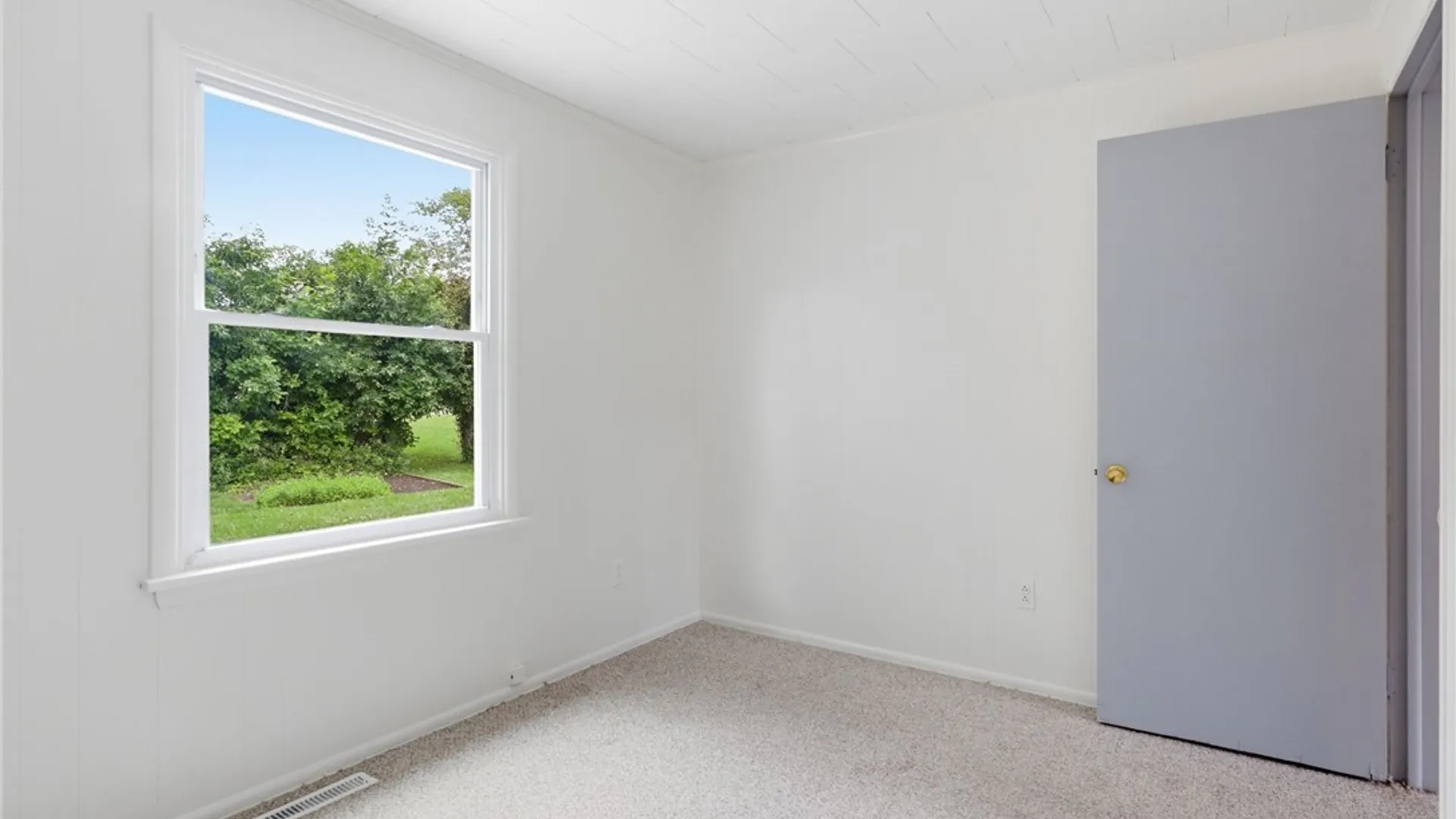 Property at 210 Crandon Way, Brighton, NY 14618 28