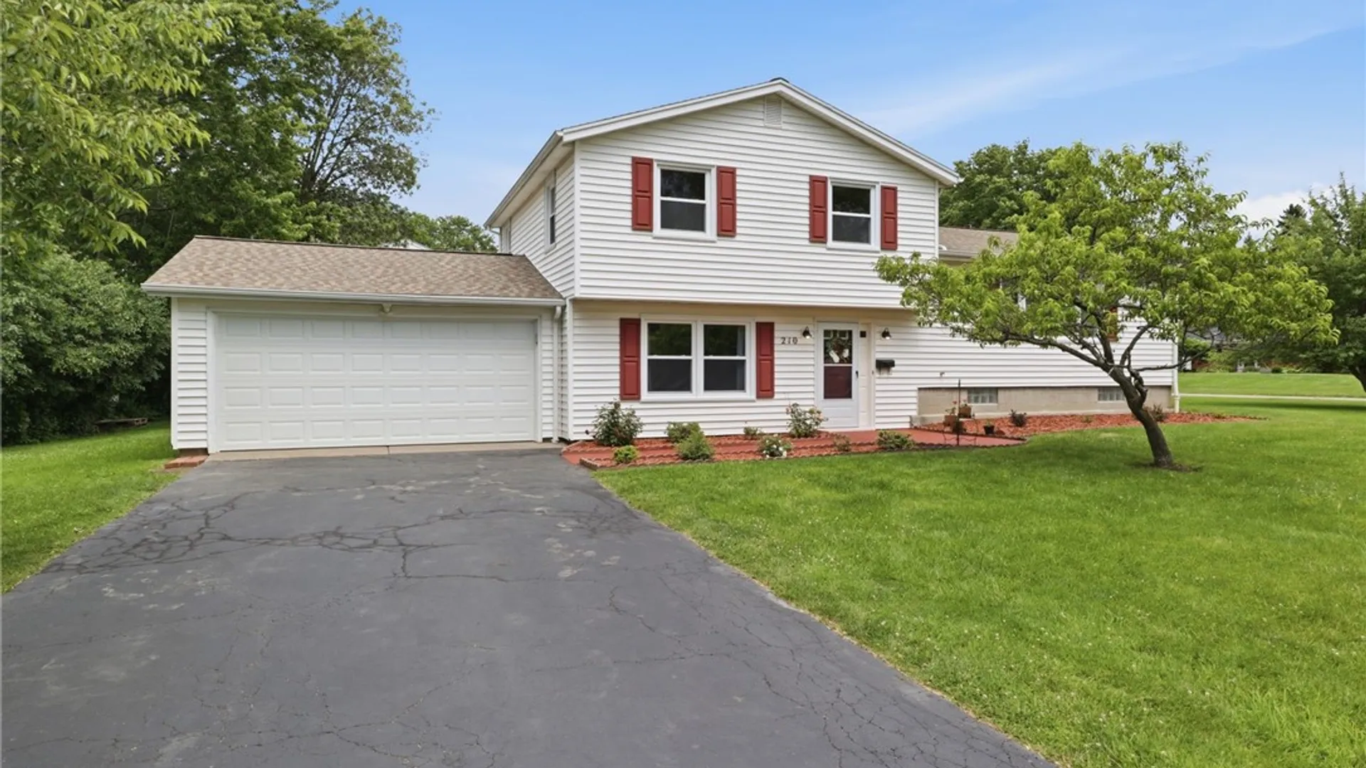 Property at 210 Crandon Way, Brighton, NY 14618 41